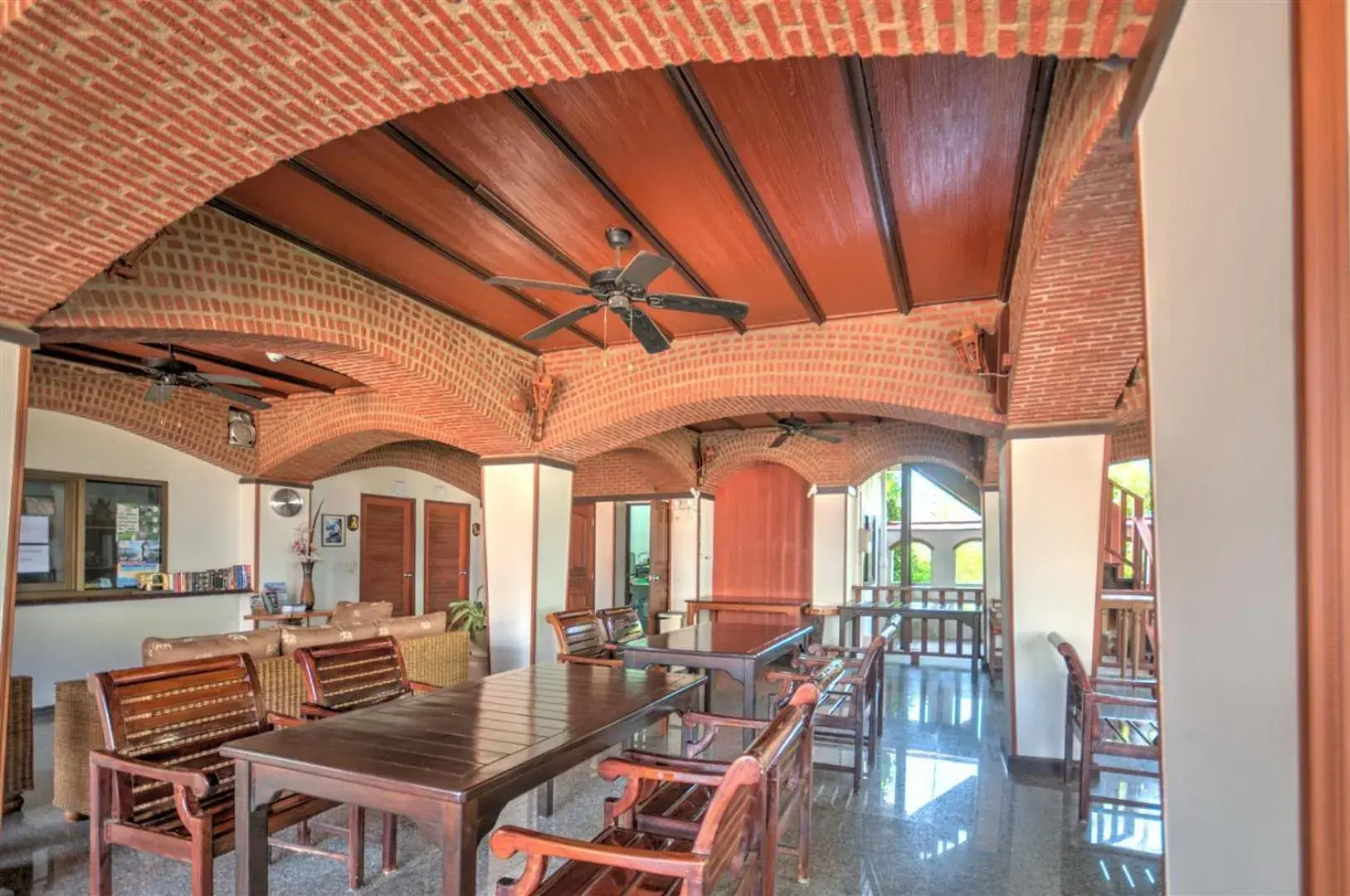 Restaurant/places to eat in Palm Beach Resort Restaurant/places to eat in Palm Beach Resort