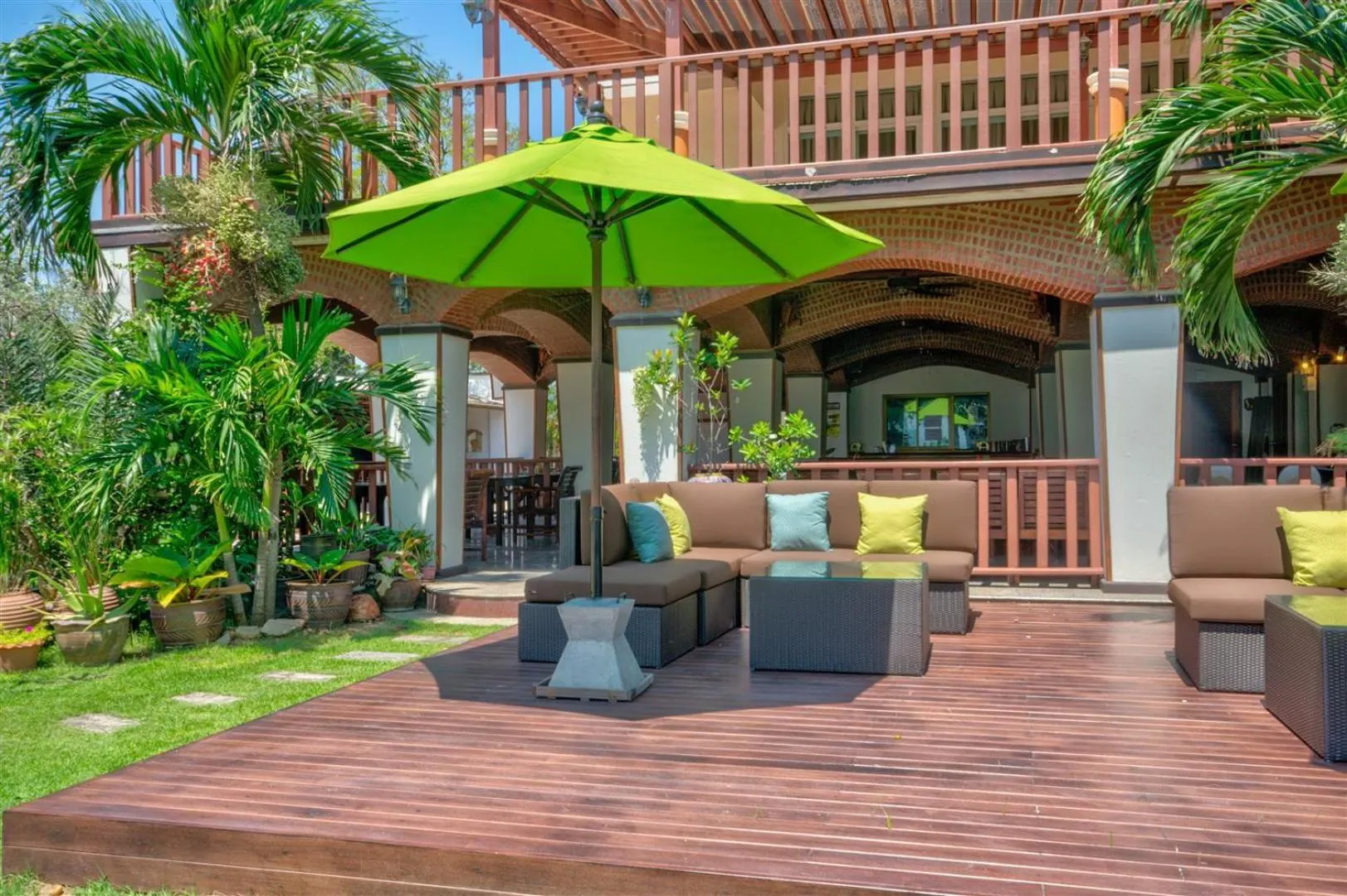 Lounge or bar in Palm Beach Resort