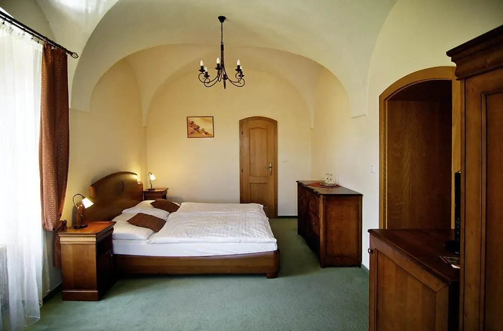 Bed in Kastiel Lucivna