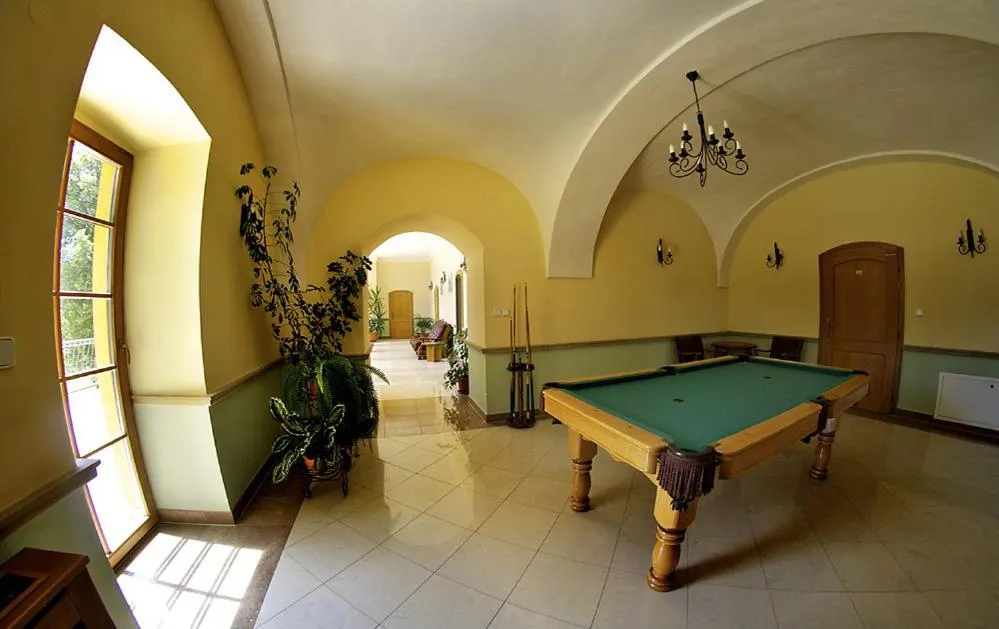 Billiard in Kastiel Lucivna