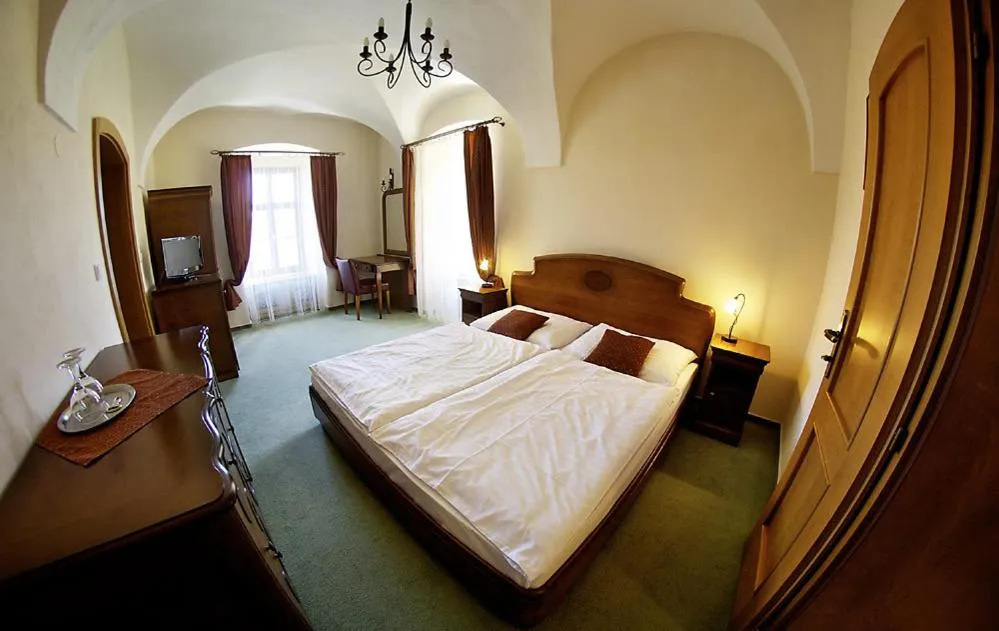 Bed in Kastiel Lucivna