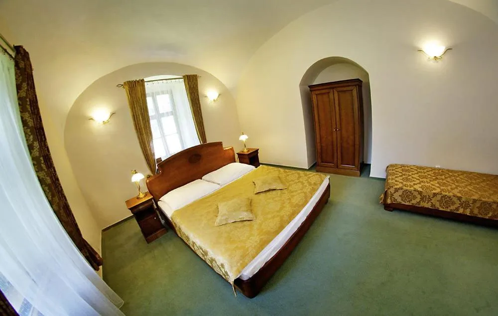 Bed in Kastiel Lucivna