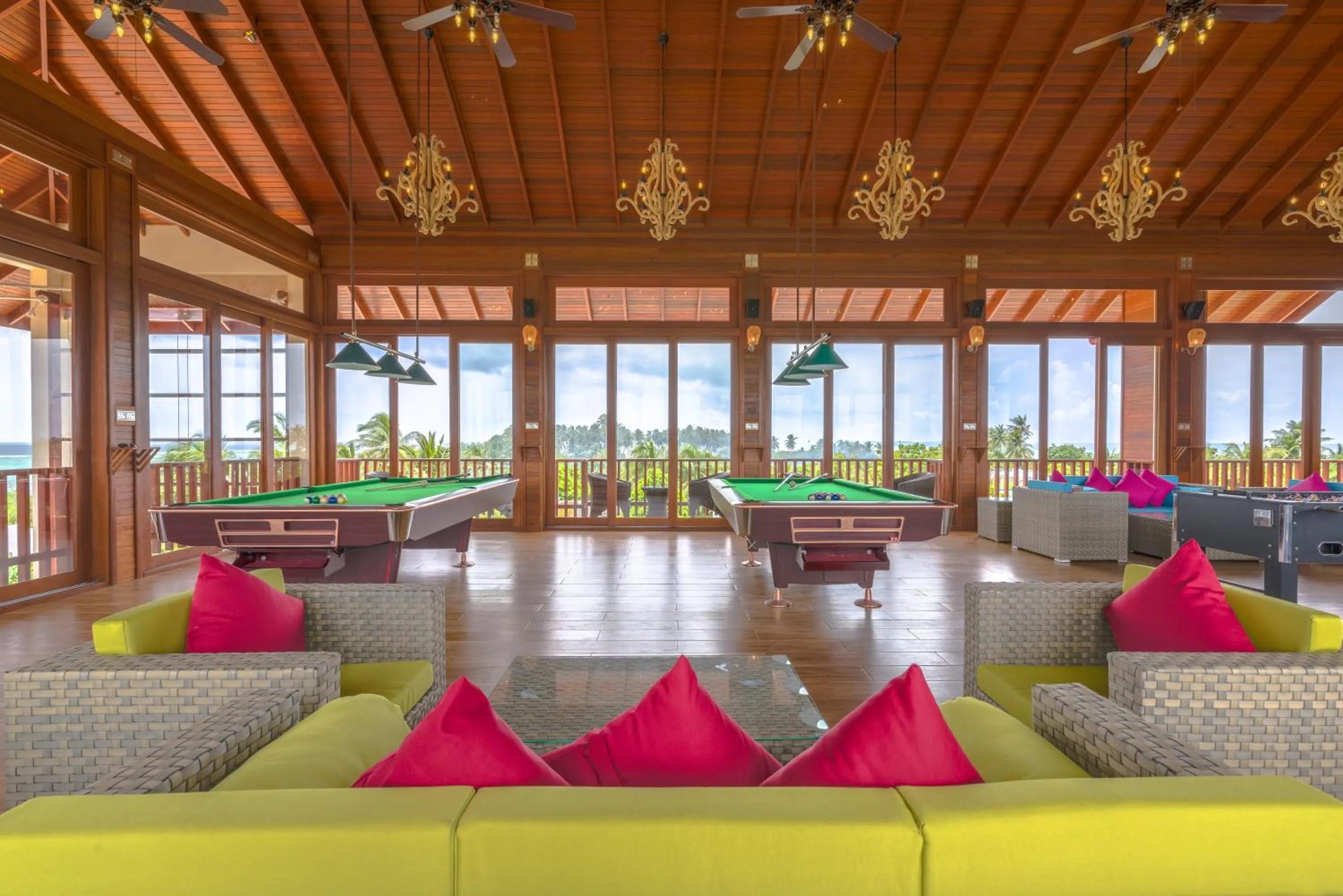 Billiard in Araamu Hotels Maldives at Dhiffushi