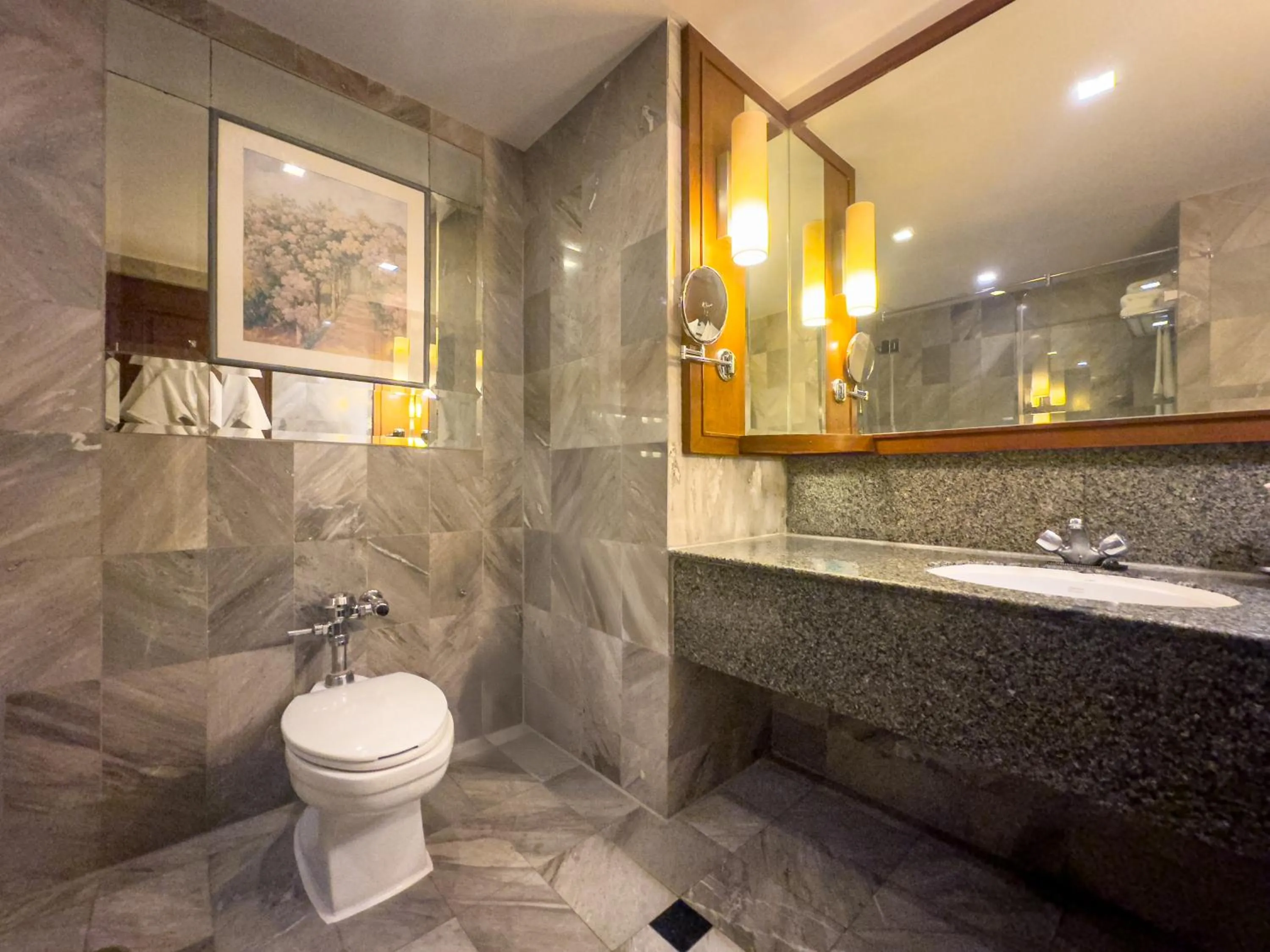 Bathroom in Rembrandt Hotel Bangkok