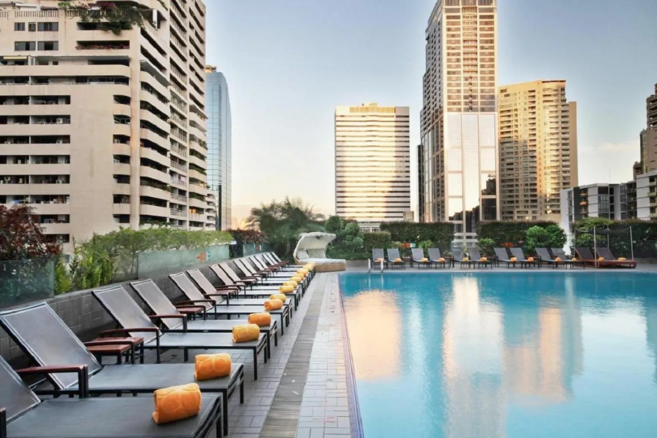 Swimming pool in Rembrandt Hotel Bangkok