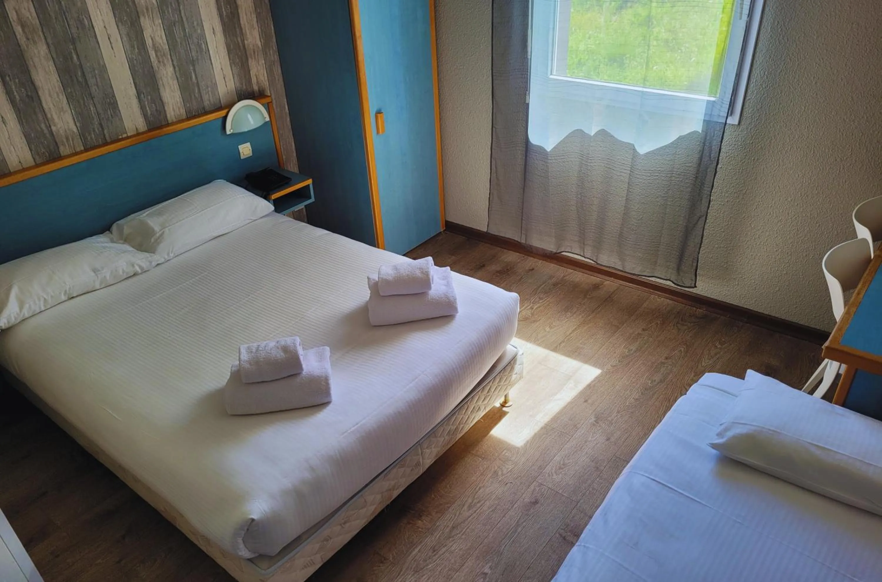 Property building, Bed in Hotel Restaurant Les Chataigniers