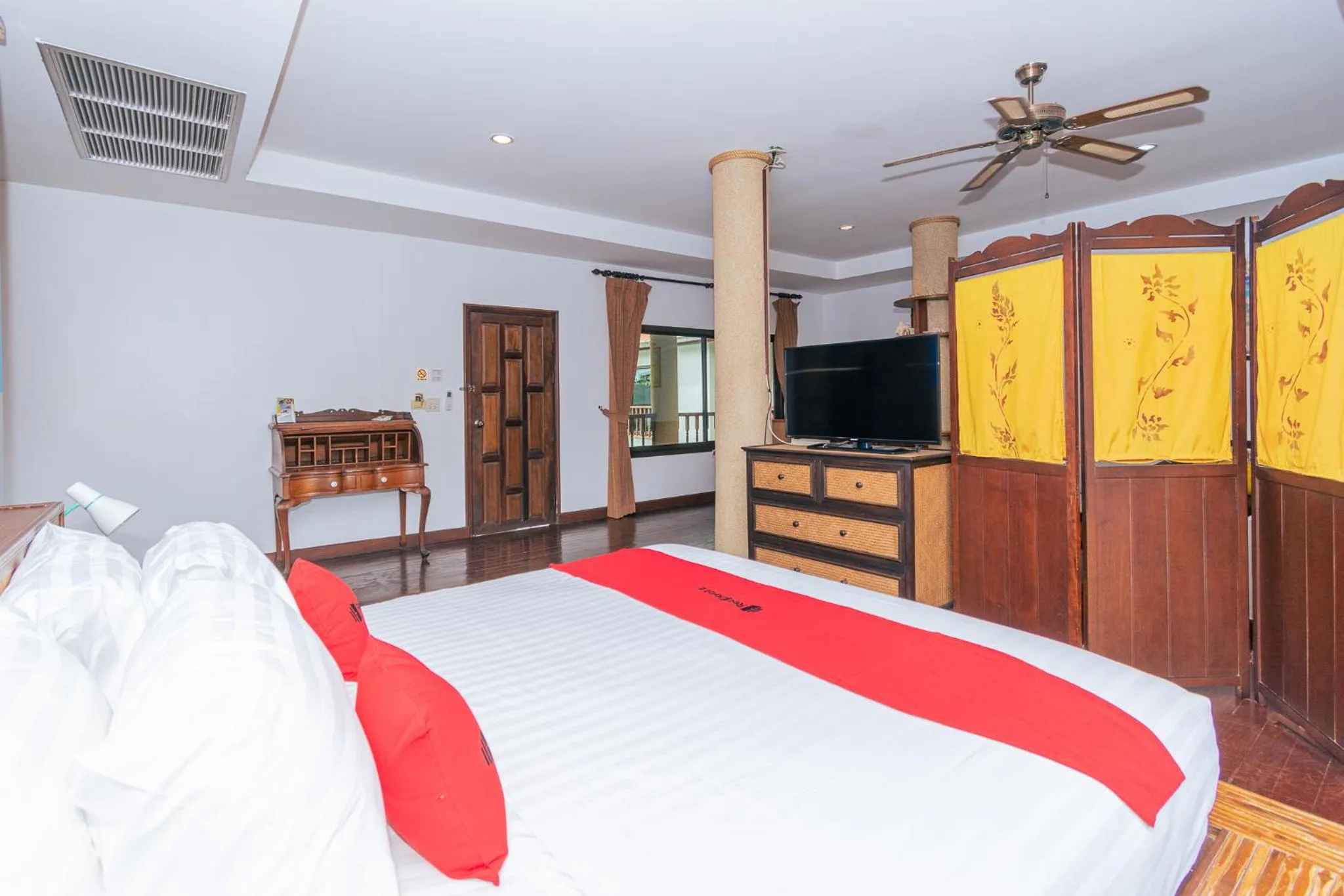 Bed in Evergreen boutique Hua Hin