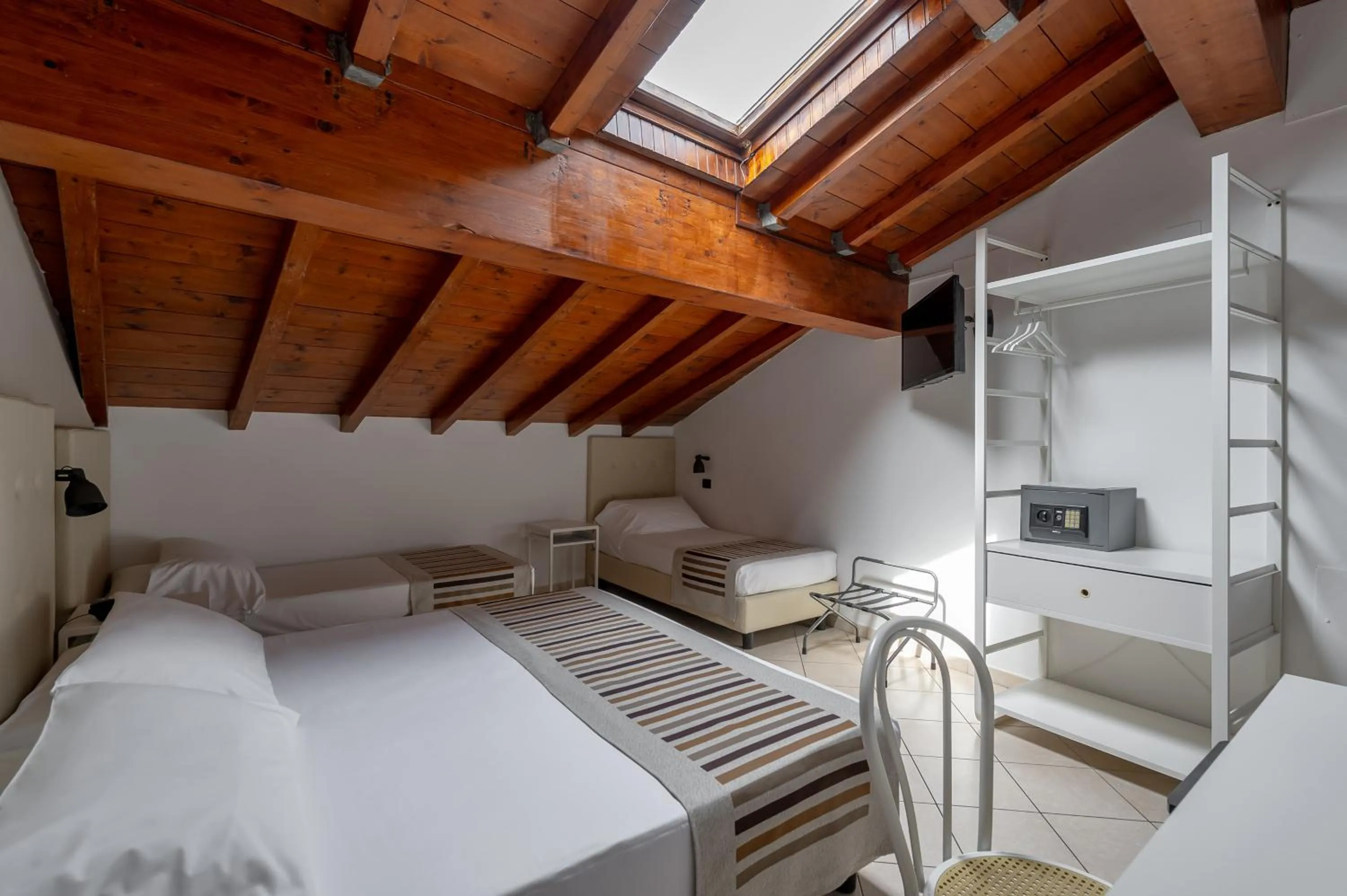 TV and multimedia, Bed in Abbazia Bed & Breakfast, MantegnaHotels