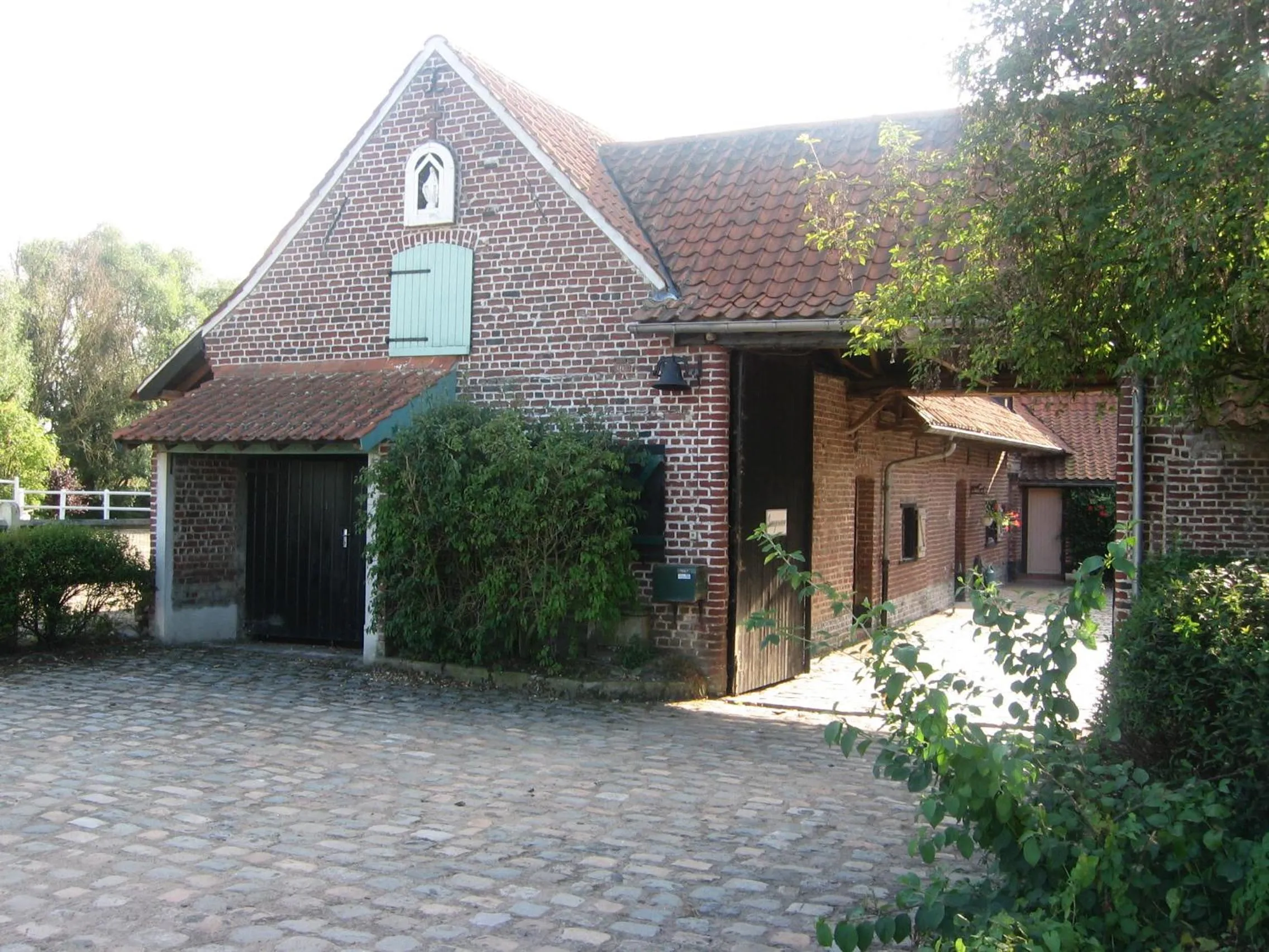 Facade/entrance in Gîte Du Haut Ballot