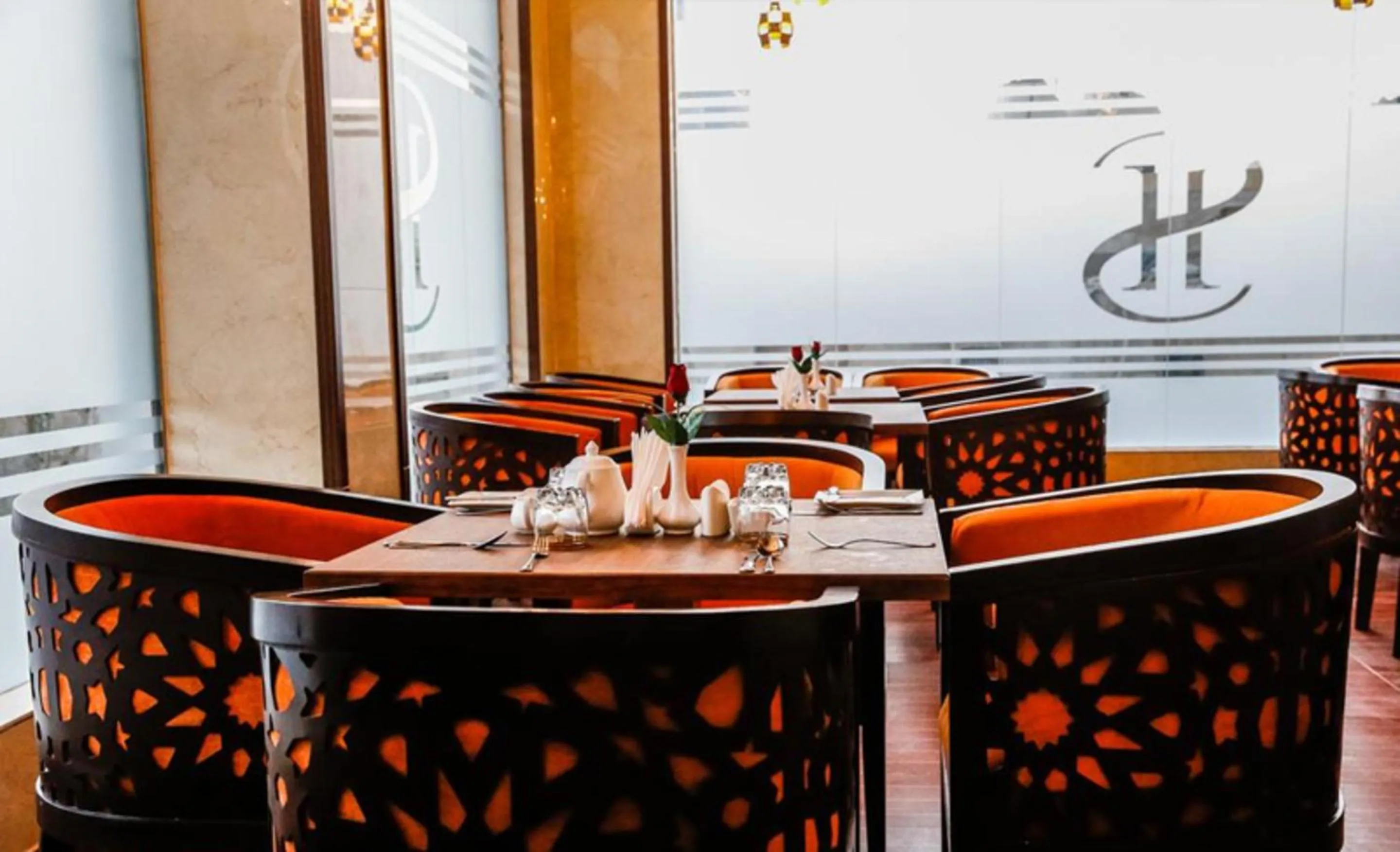 Lounge or bar in SH Hotel