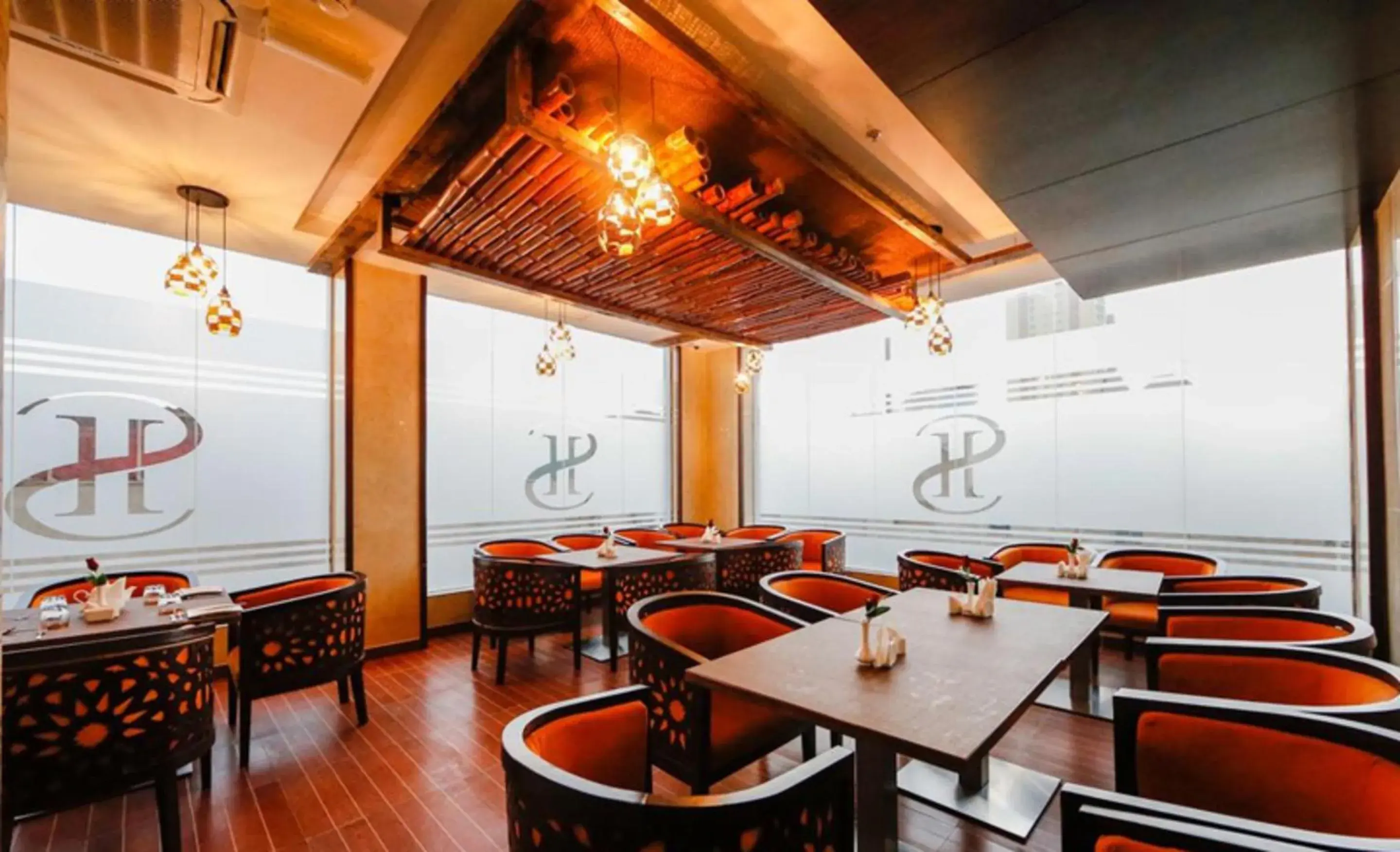 Lounge or bar in SH Hotel Lounge or bar in SH Hotel