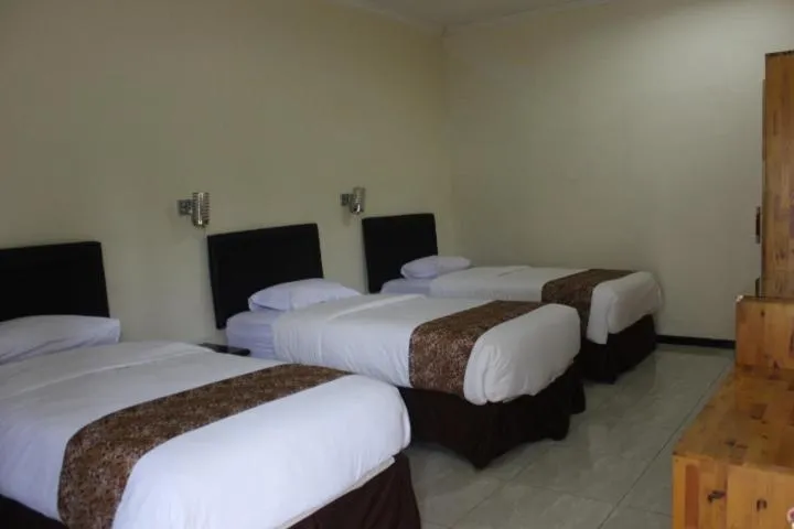 Bed in Dieng Kledung Pass Hotel & Restaurant