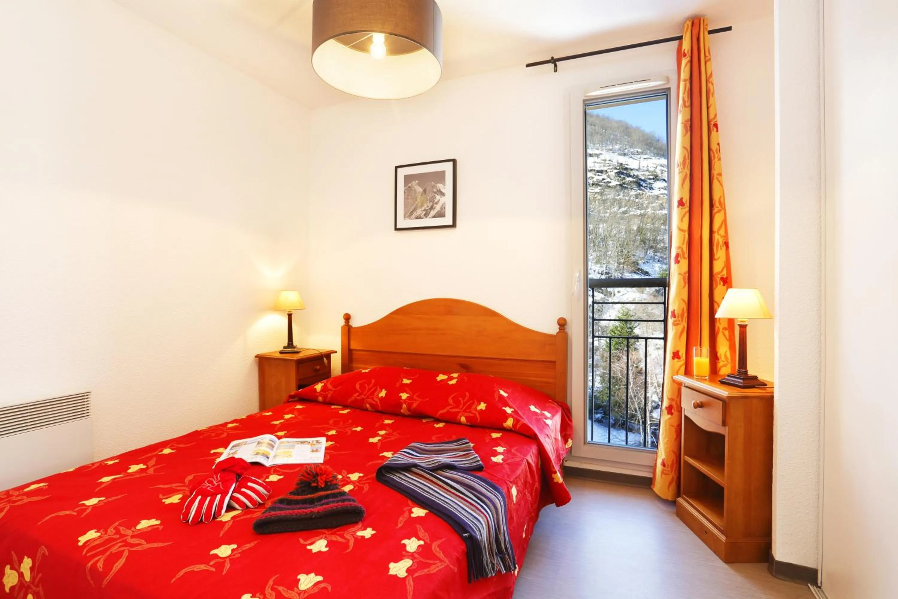 Bedroom, Bed in Résidence Néméa Les Grands Ax