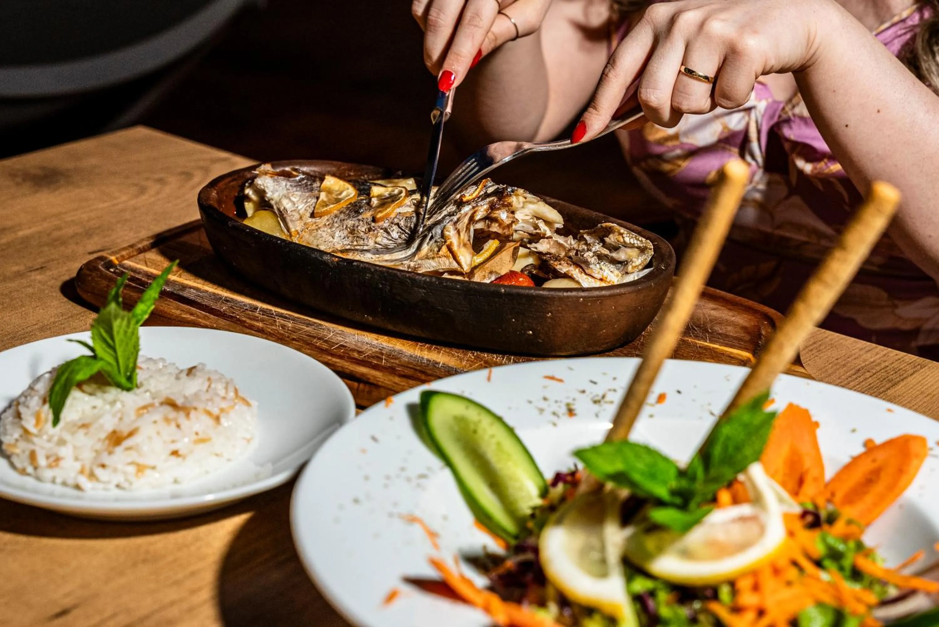 Restaurant/places to eat in HMA Hotel & Suites