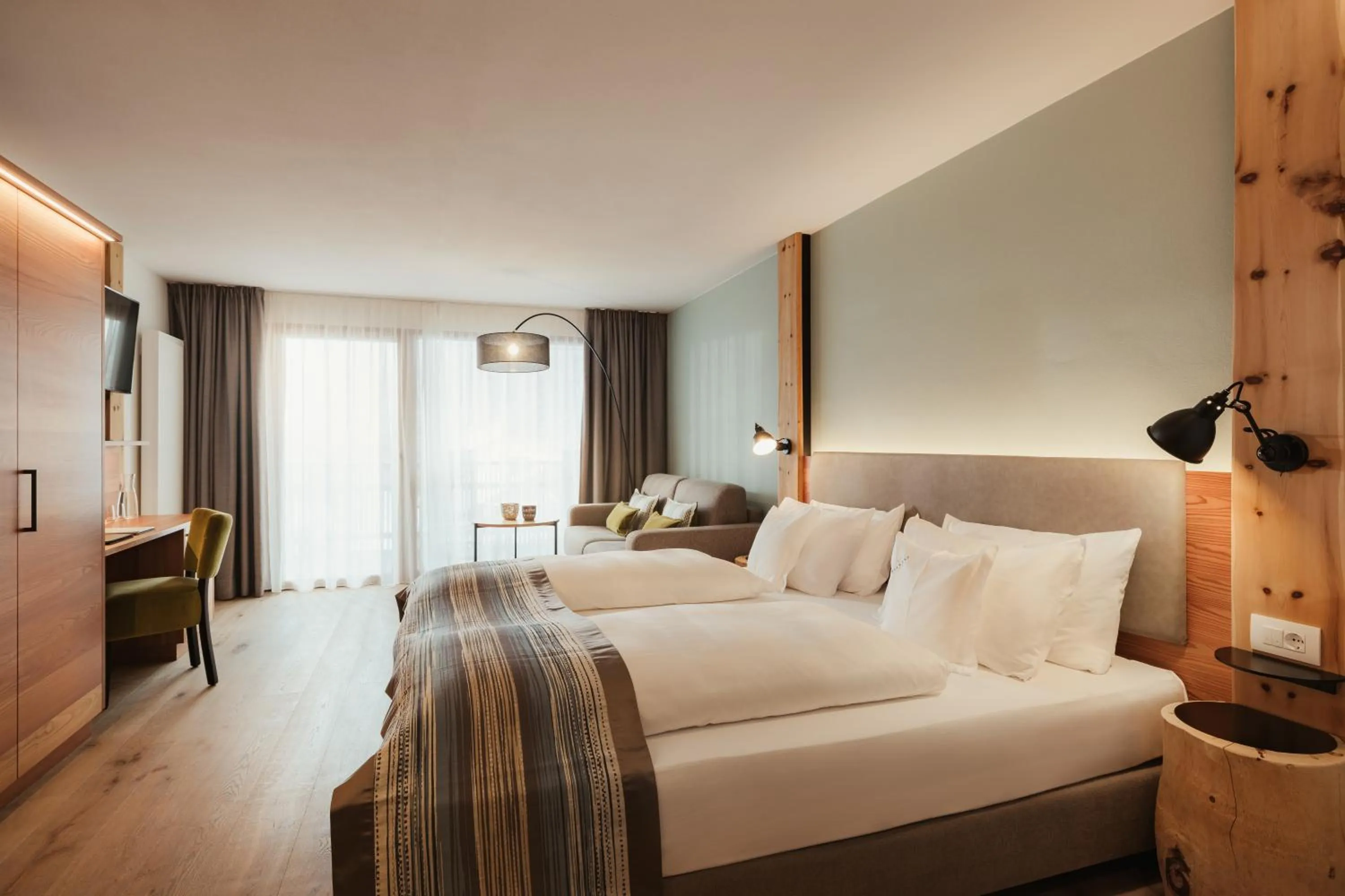 Photo of the whole room, Bed in Hotel Diamant