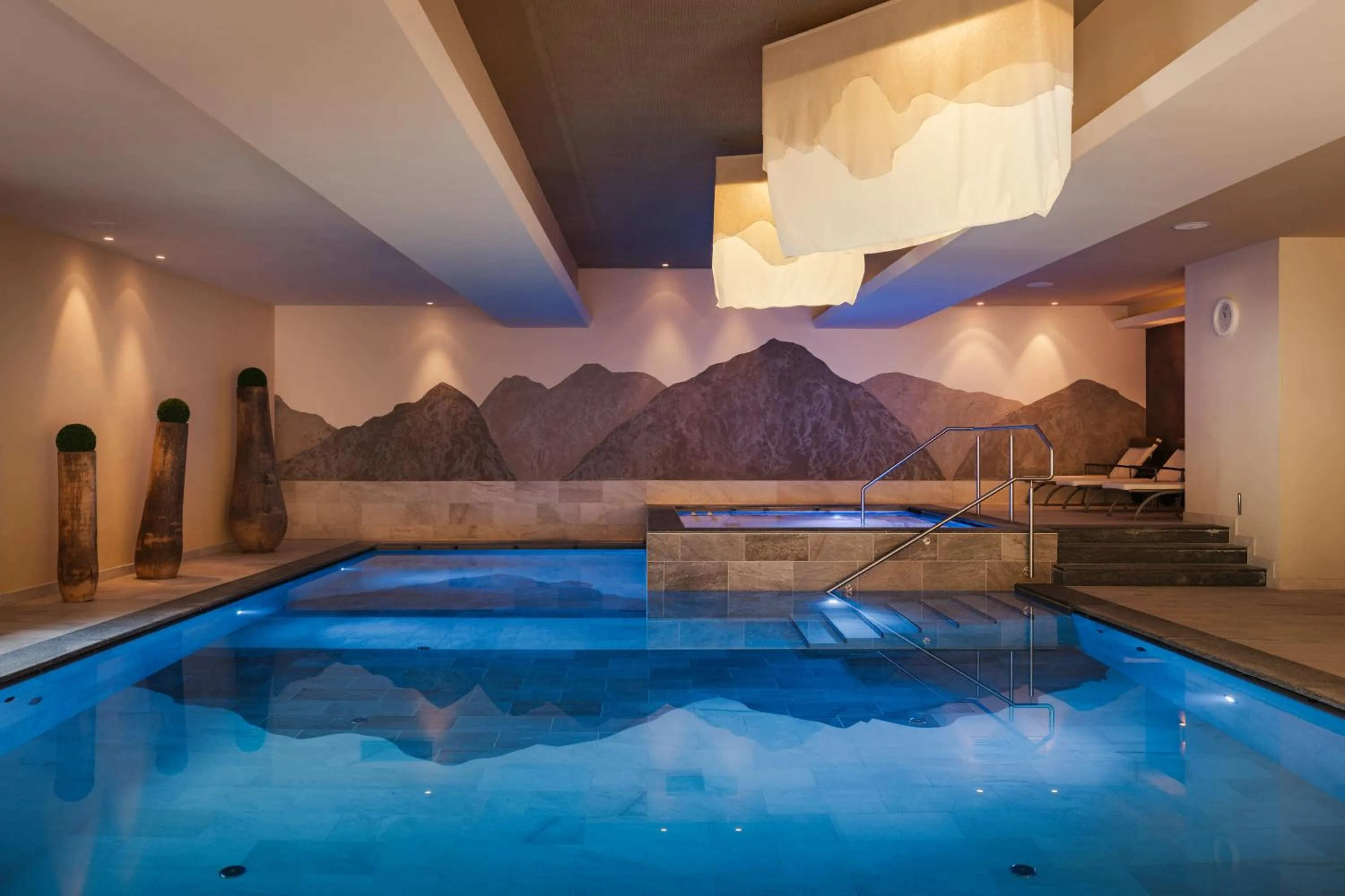 Swimming pool in Hotel Diamant