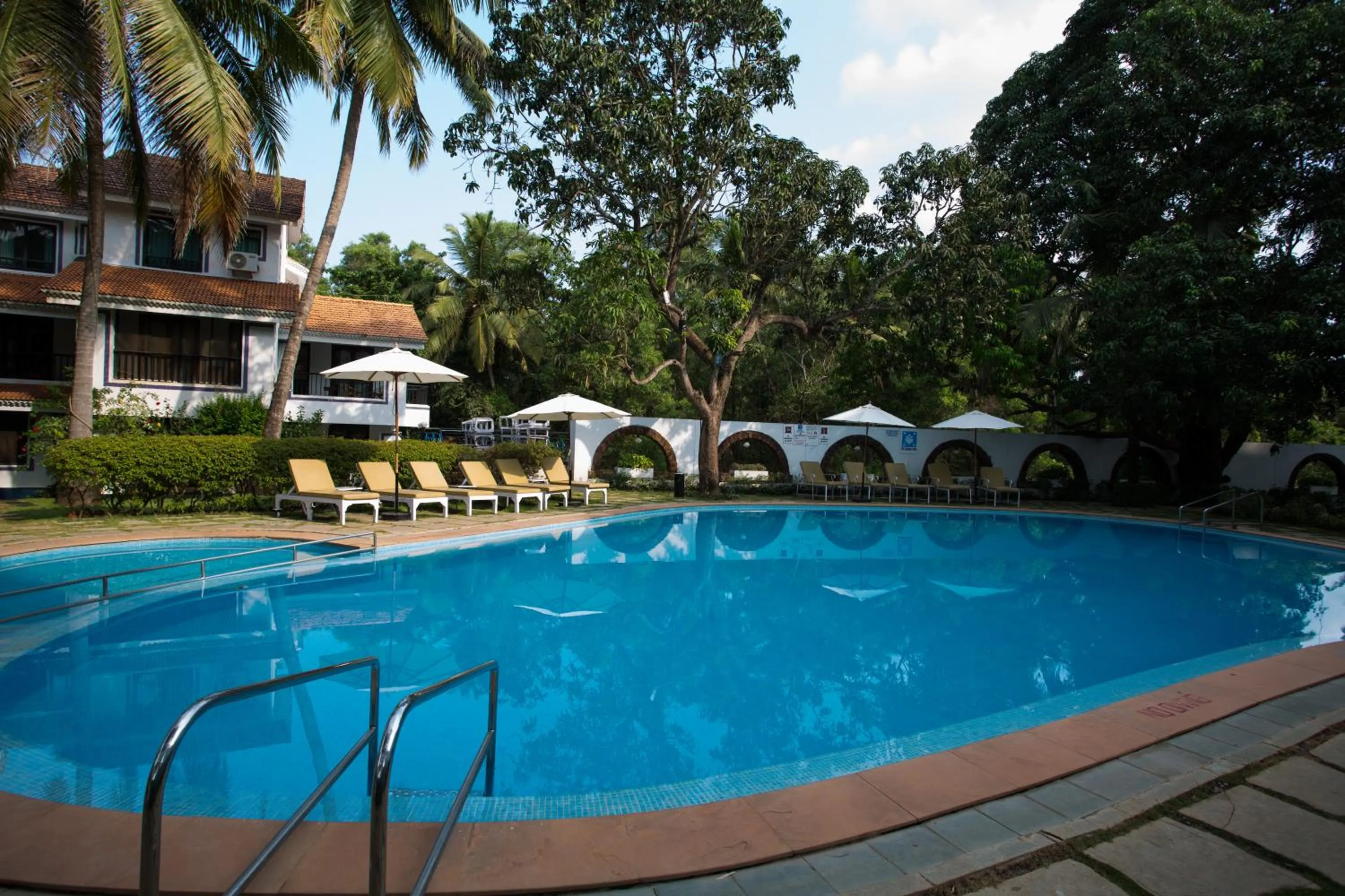 Swimming pool in Resort Lagoa Azul
