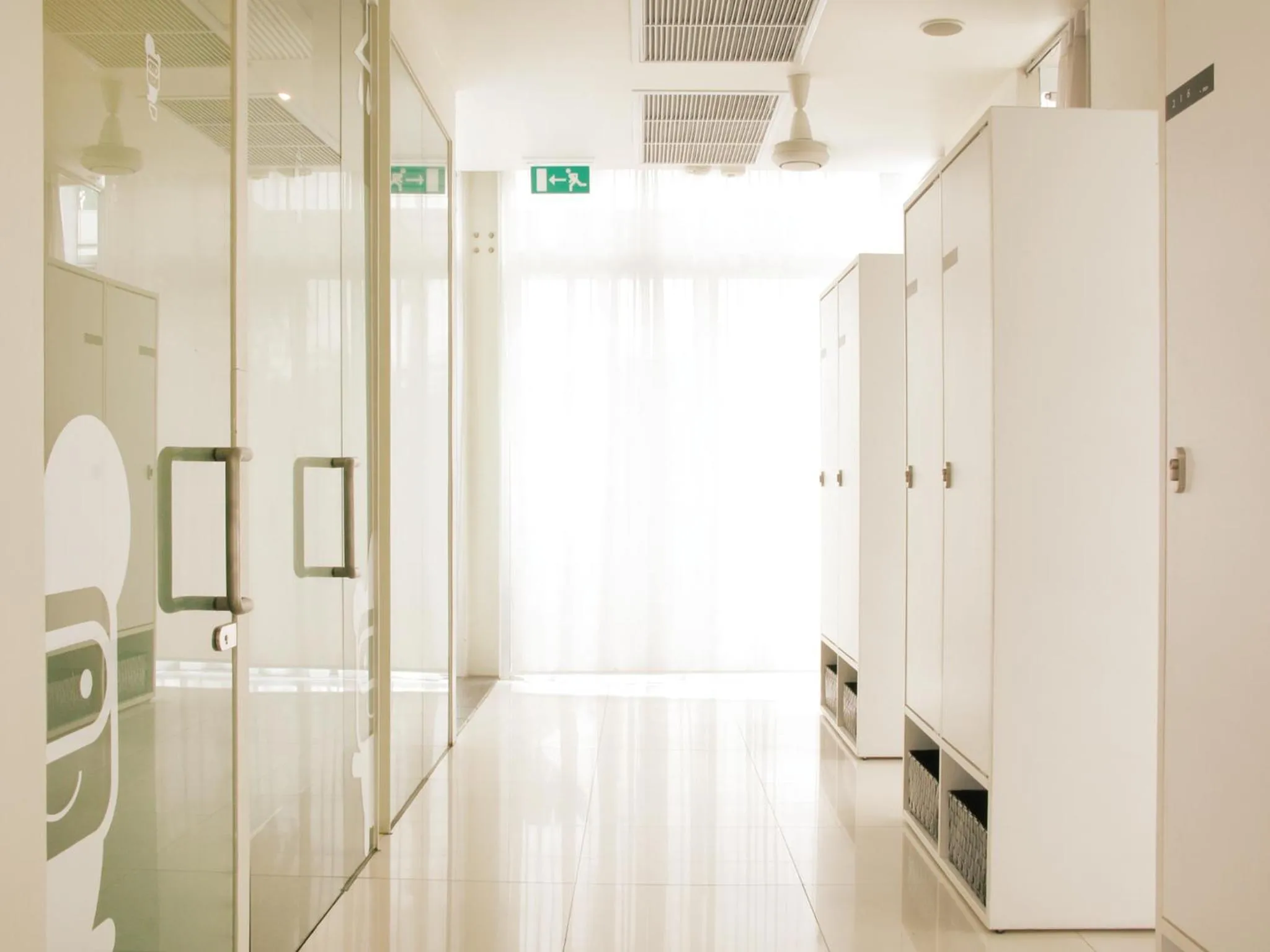 microwave in Refillnow! Hostel