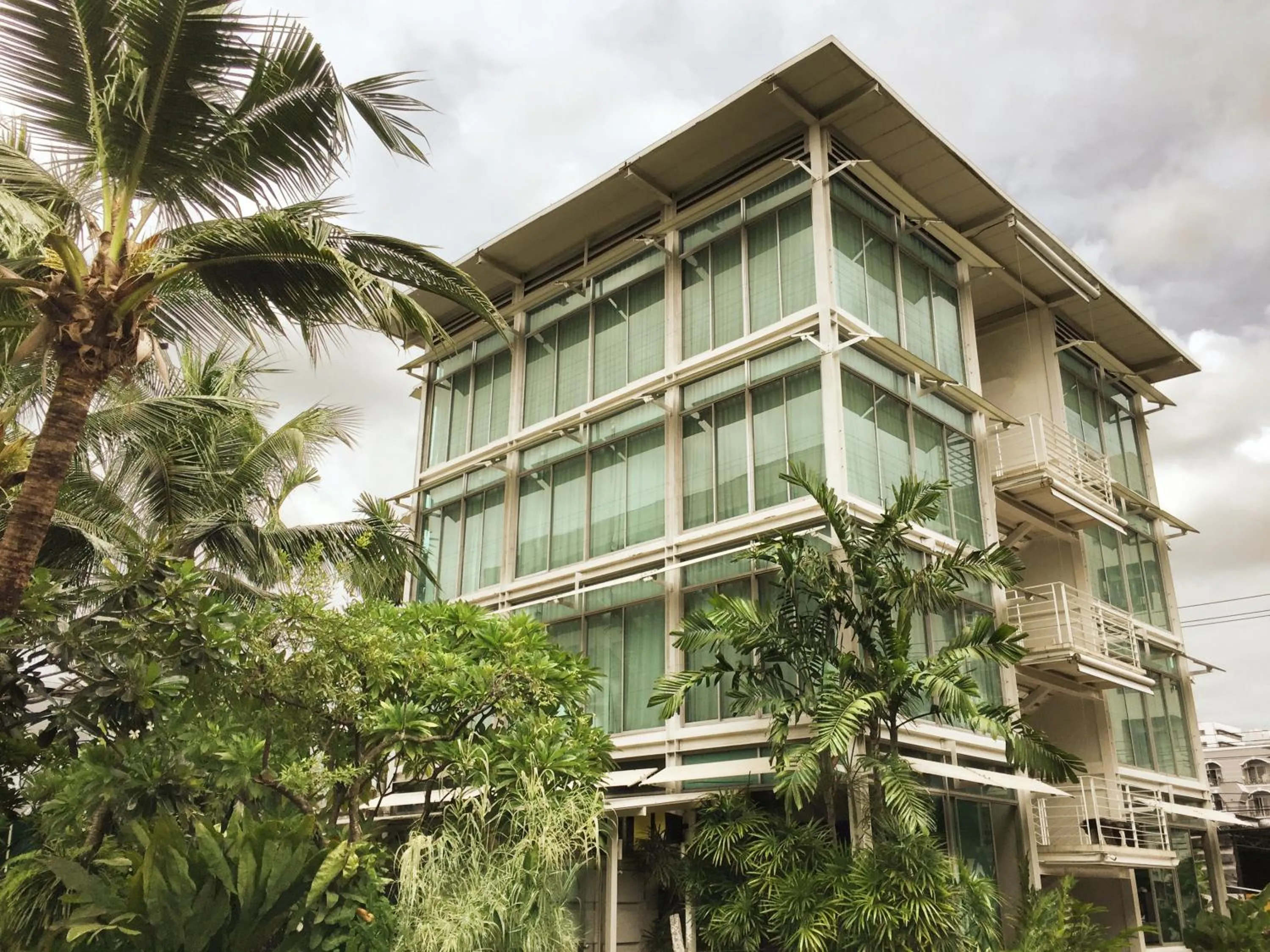 Property building in Refillnow! Hostel