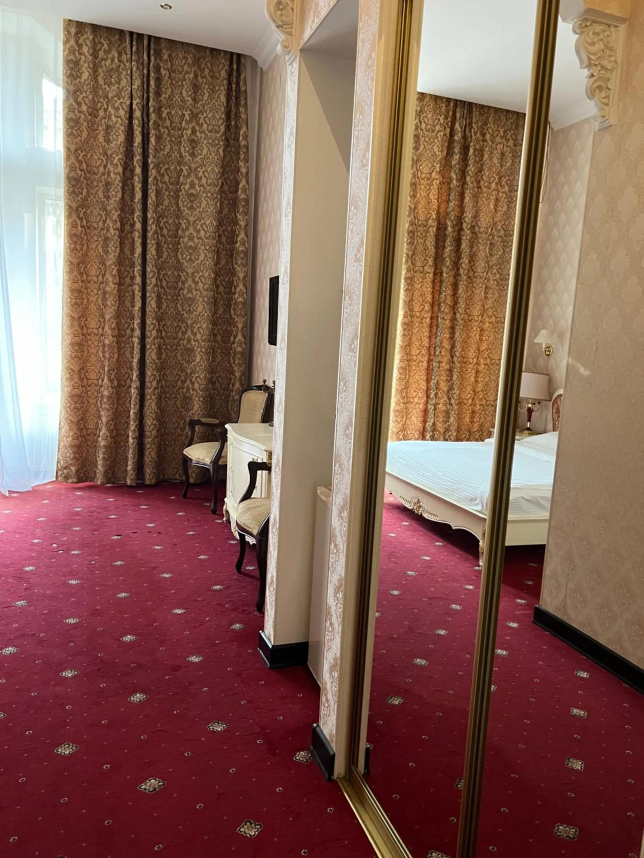 Photo of the whole room, Bed in Oreanda Hotel