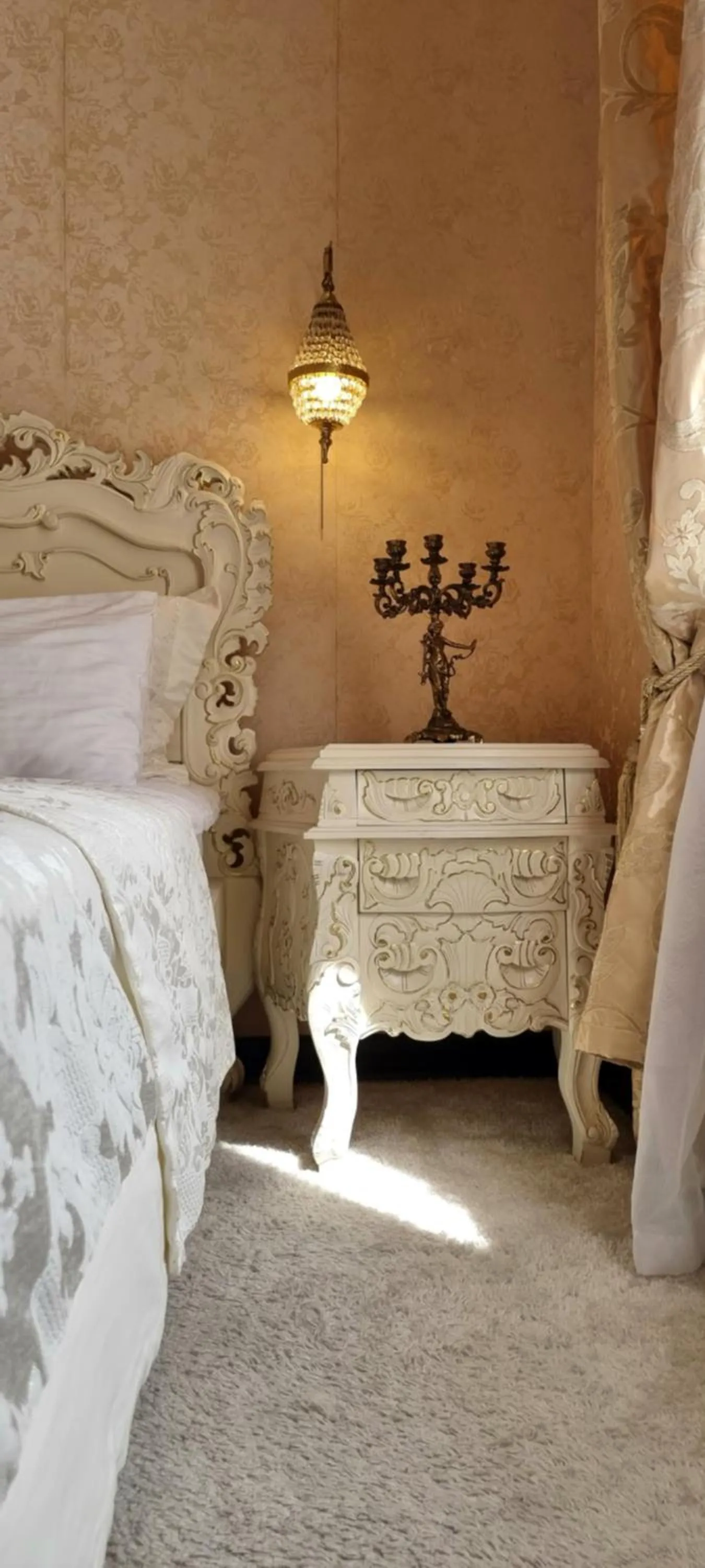 hair dresser, Bed in Oreanda Hotel