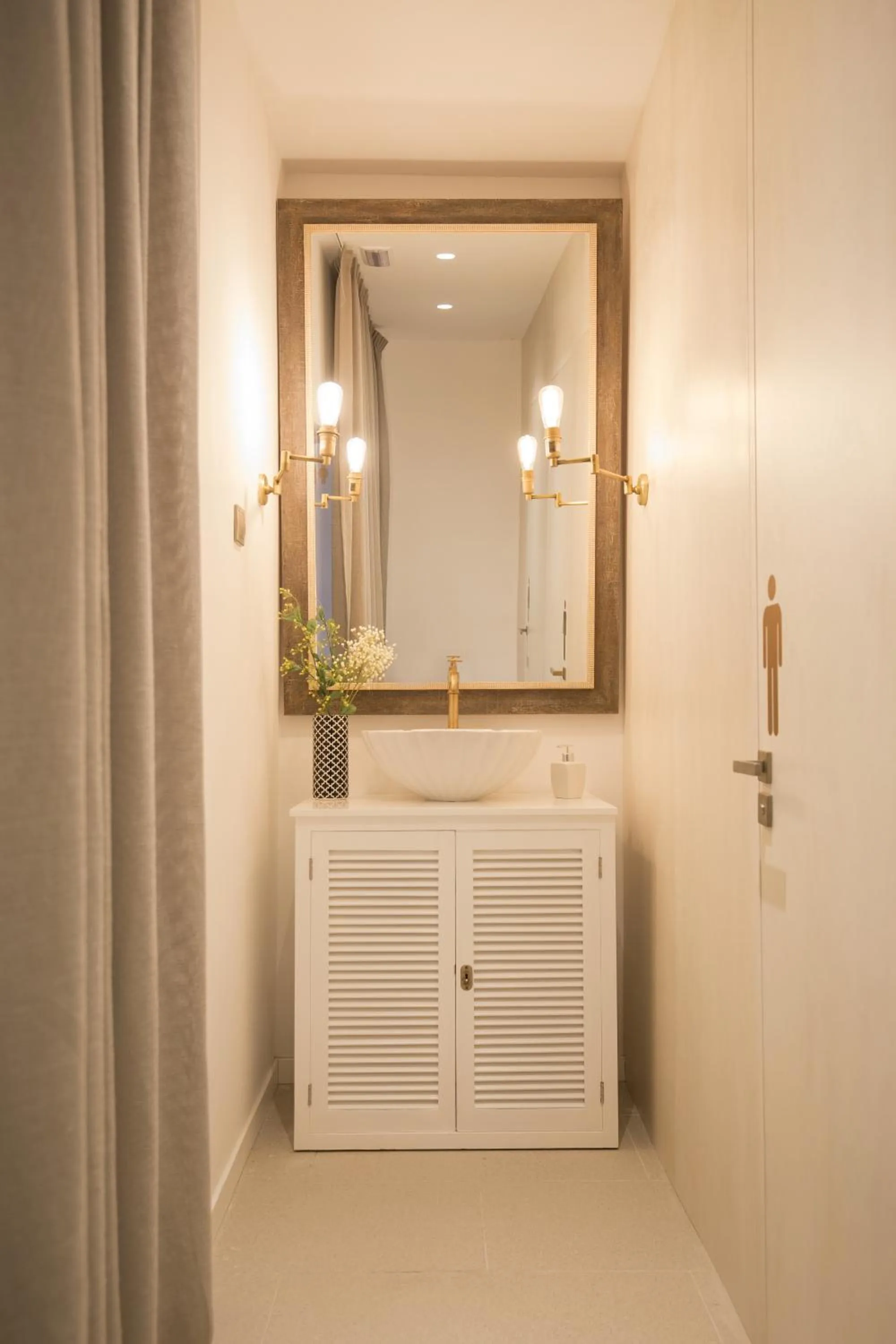 Decorative detail in Cabot Romantic- Adults Only