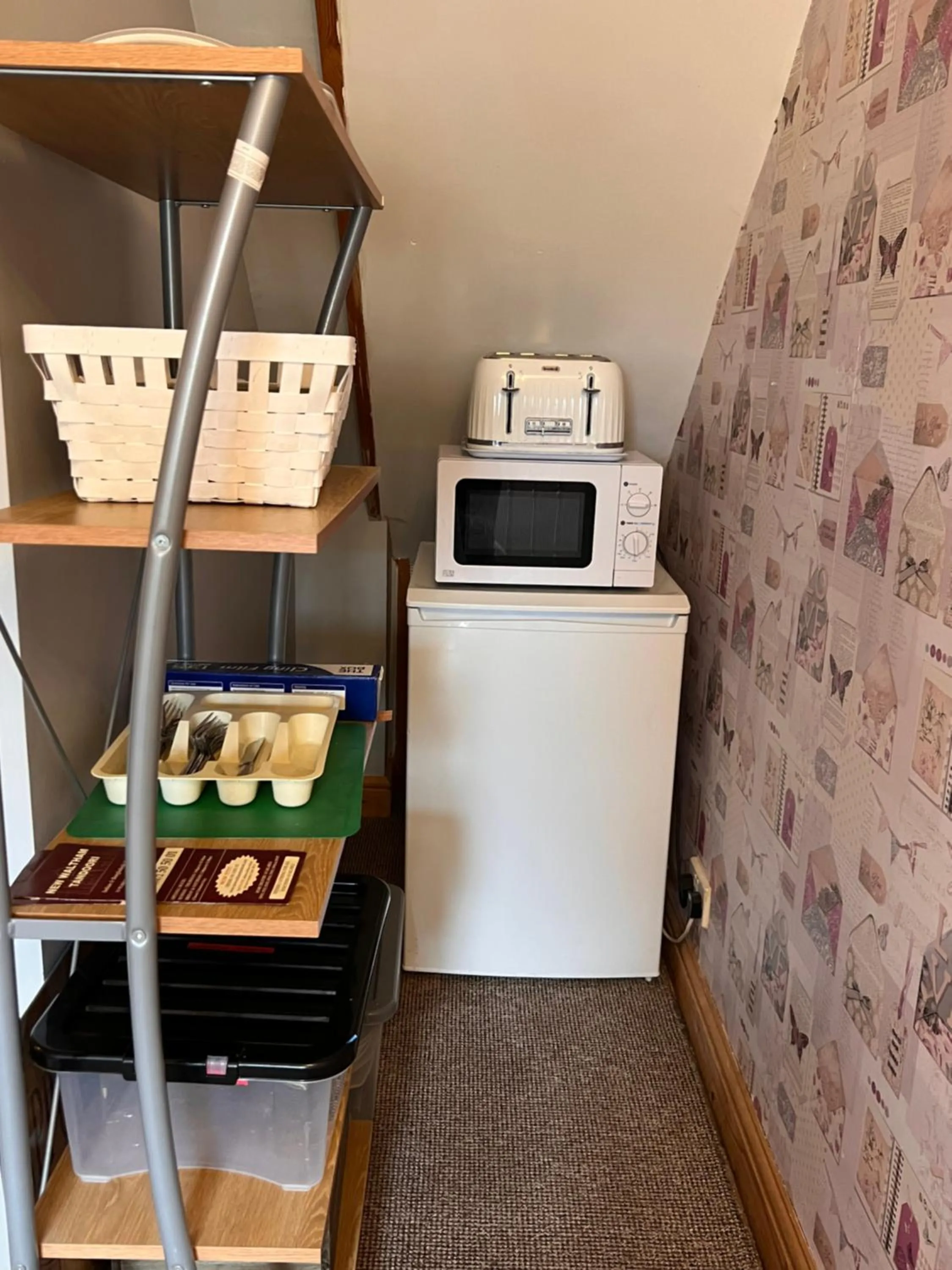 Kitchen or kitchenette in Prelude Guesthouse, Brigsley Grimsby