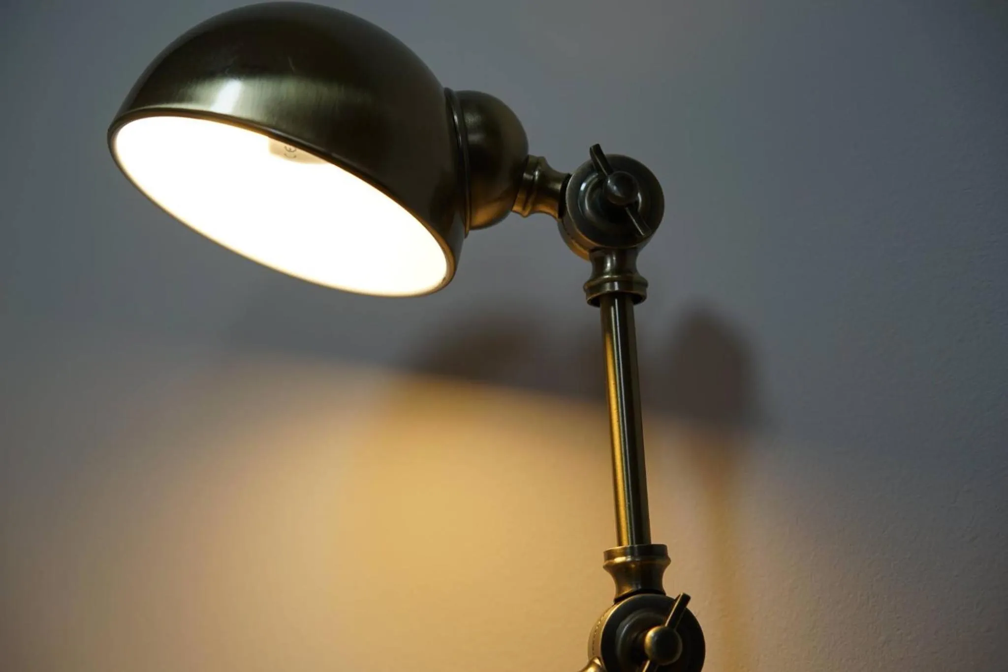 Decorative detail in The Horseshoe Inn