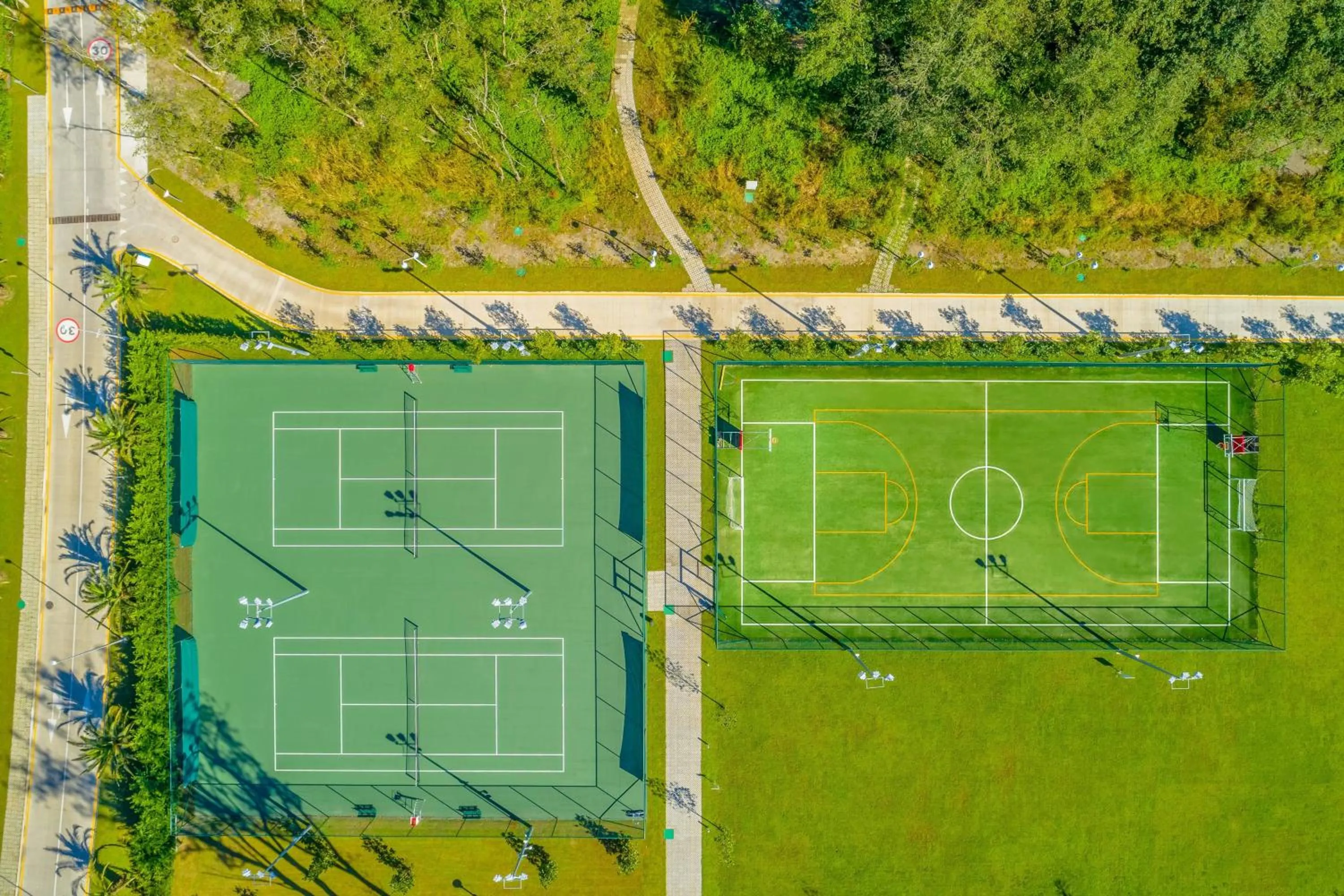 Tennis court in Paragraph Resort & Spa Shekvetili, Autograph Collection