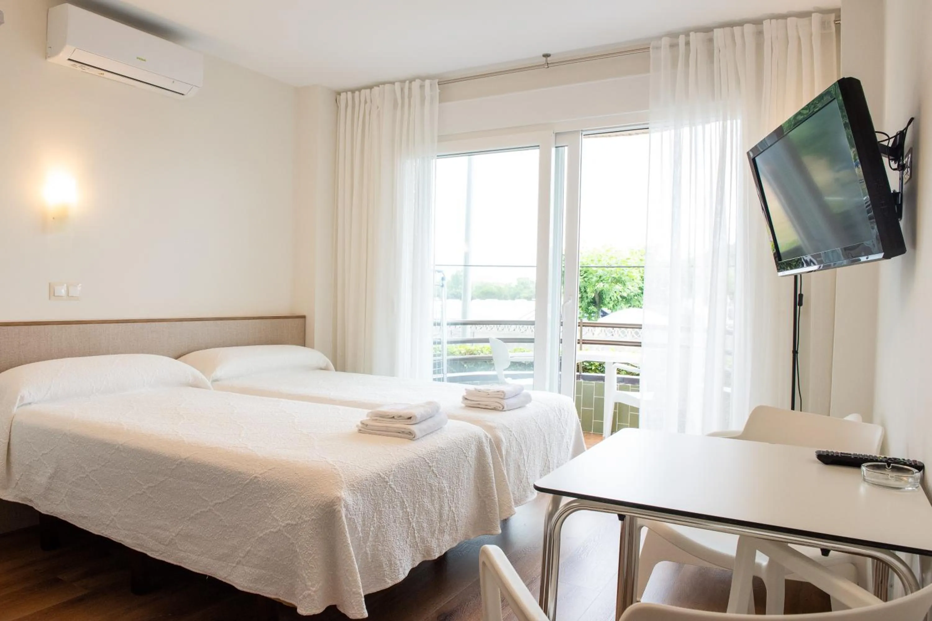 Bedroom in Apartamentos Suaces