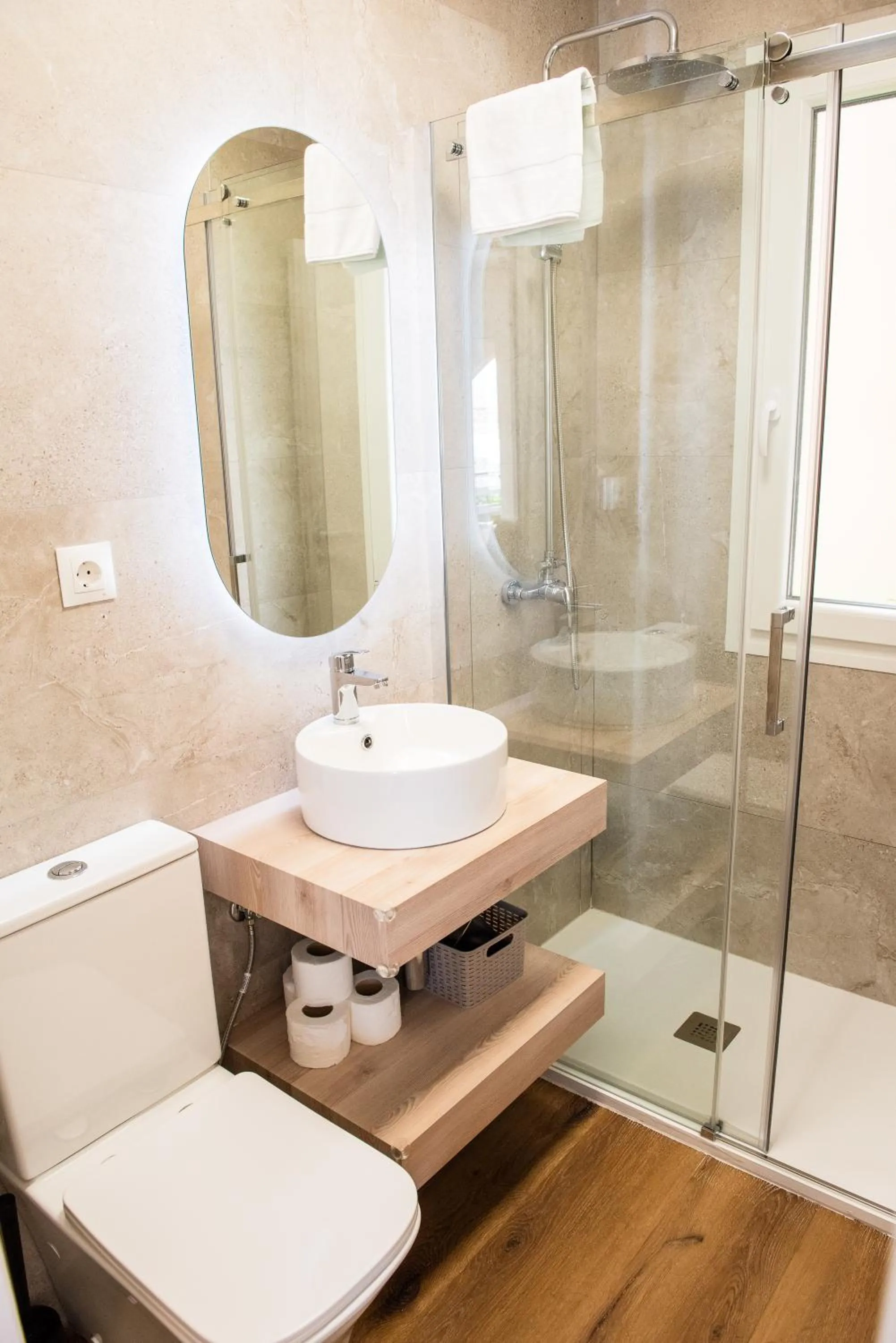 Shower in Apartamentos Suaces