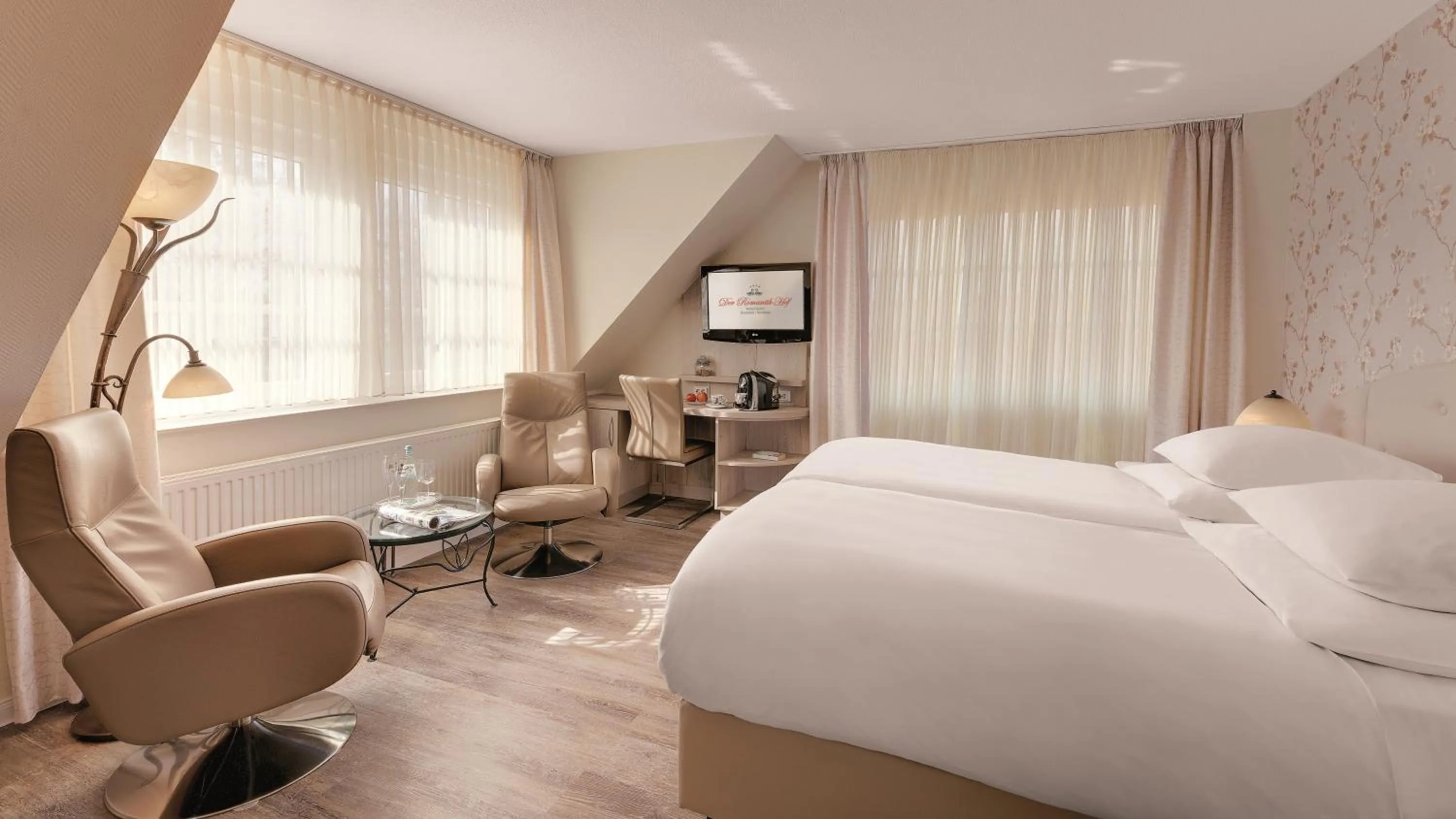 TV and multimedia, Bed in Der Romantik-Hof Greetsiel