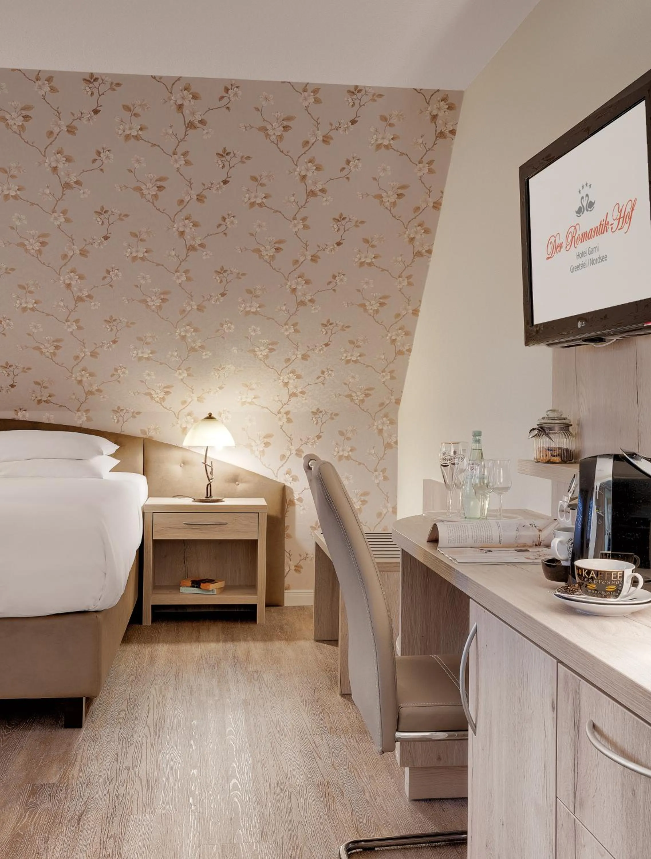 TV and multimedia, Bed in Der Romantik-Hof Greetsiel