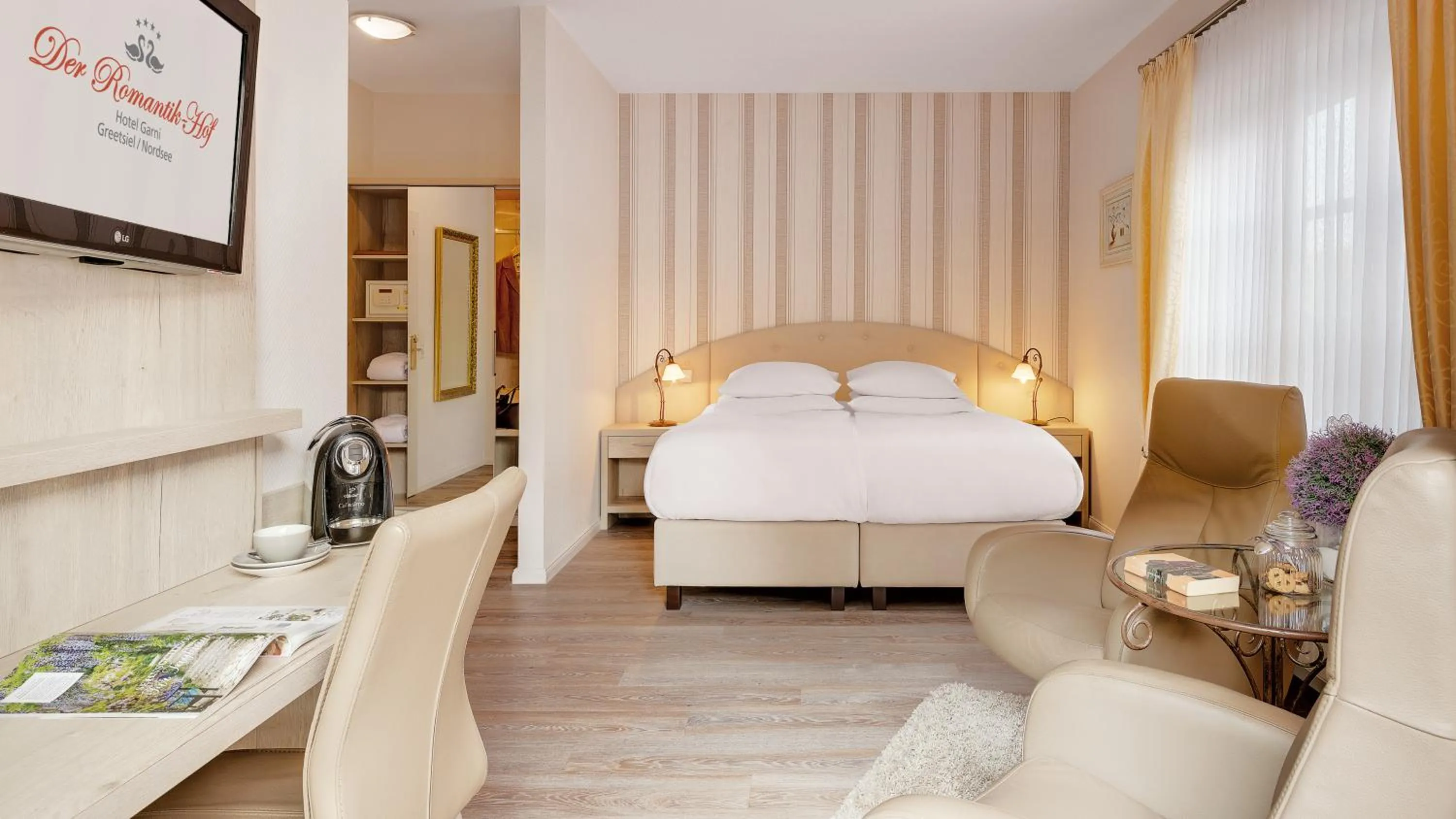 TV and multimedia, Bed in Der Romantik-Hof Greetsiel