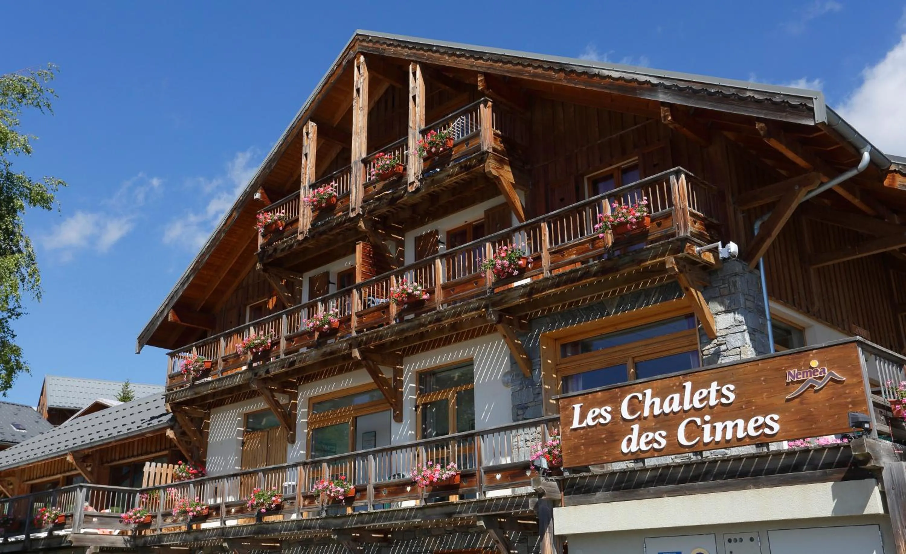 Property building in Résidence Néméa Les Chalets Des Cîmes