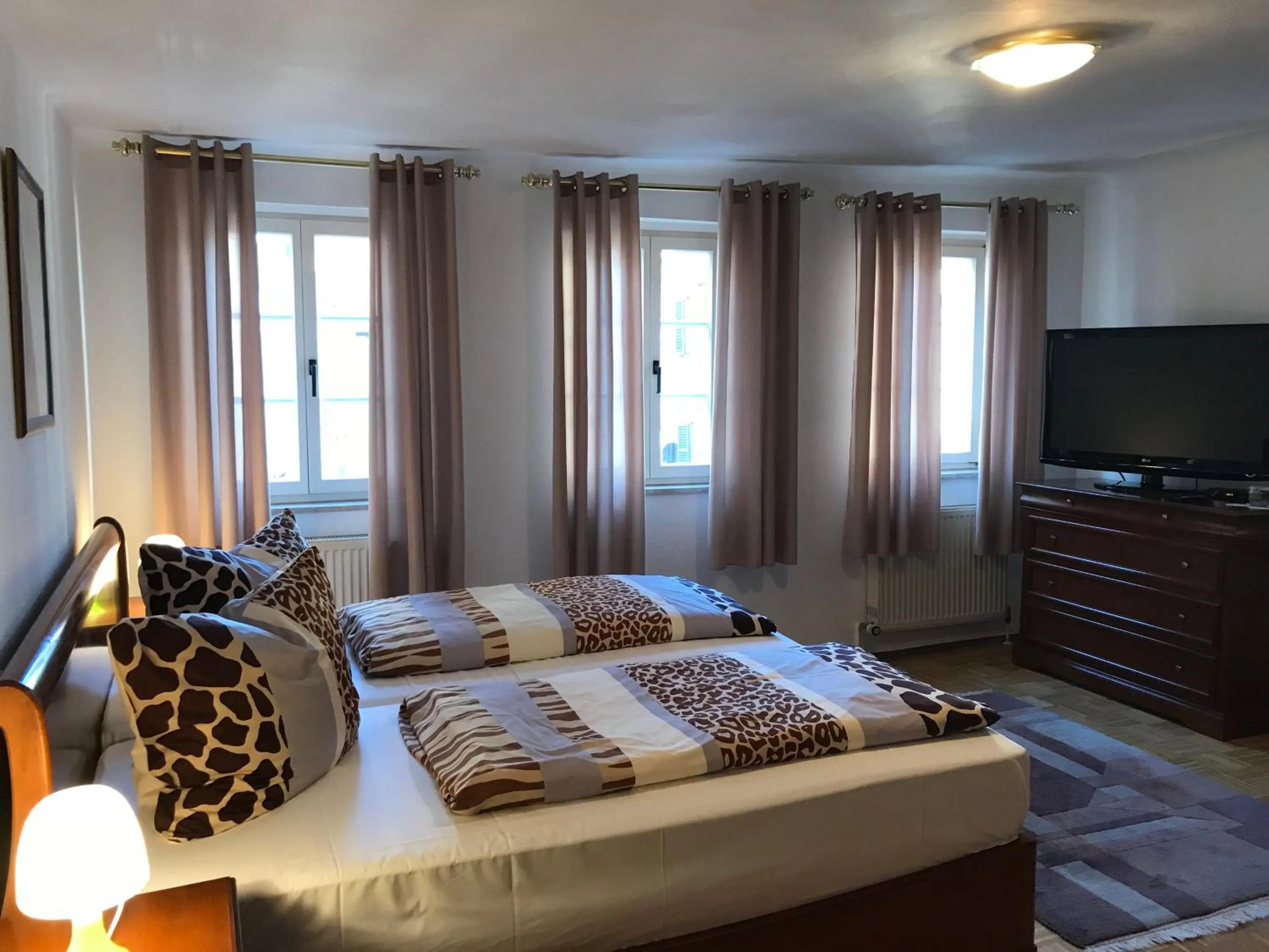 Bedroom, Bed in Hotel Schwanen