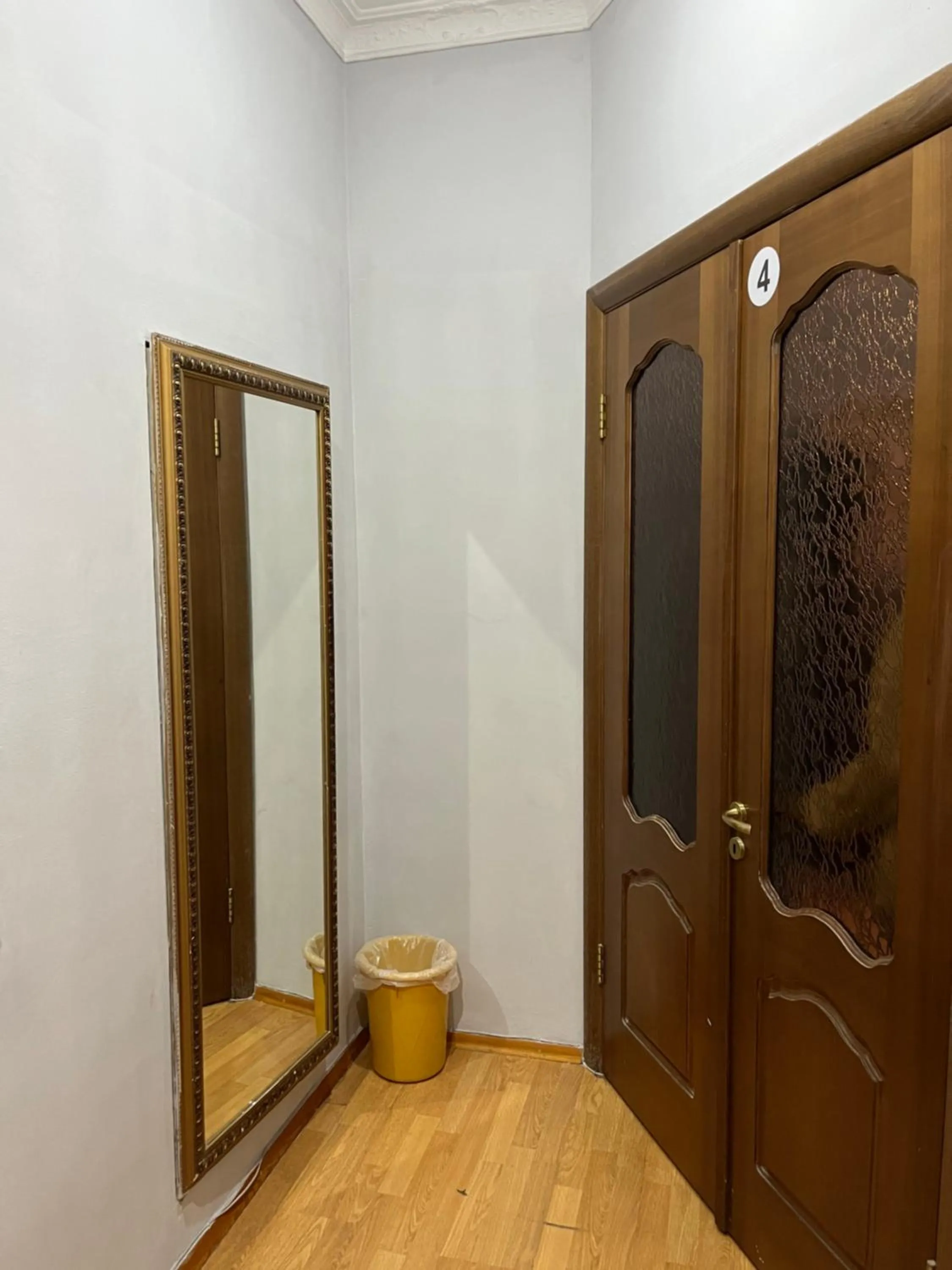 Hostel64