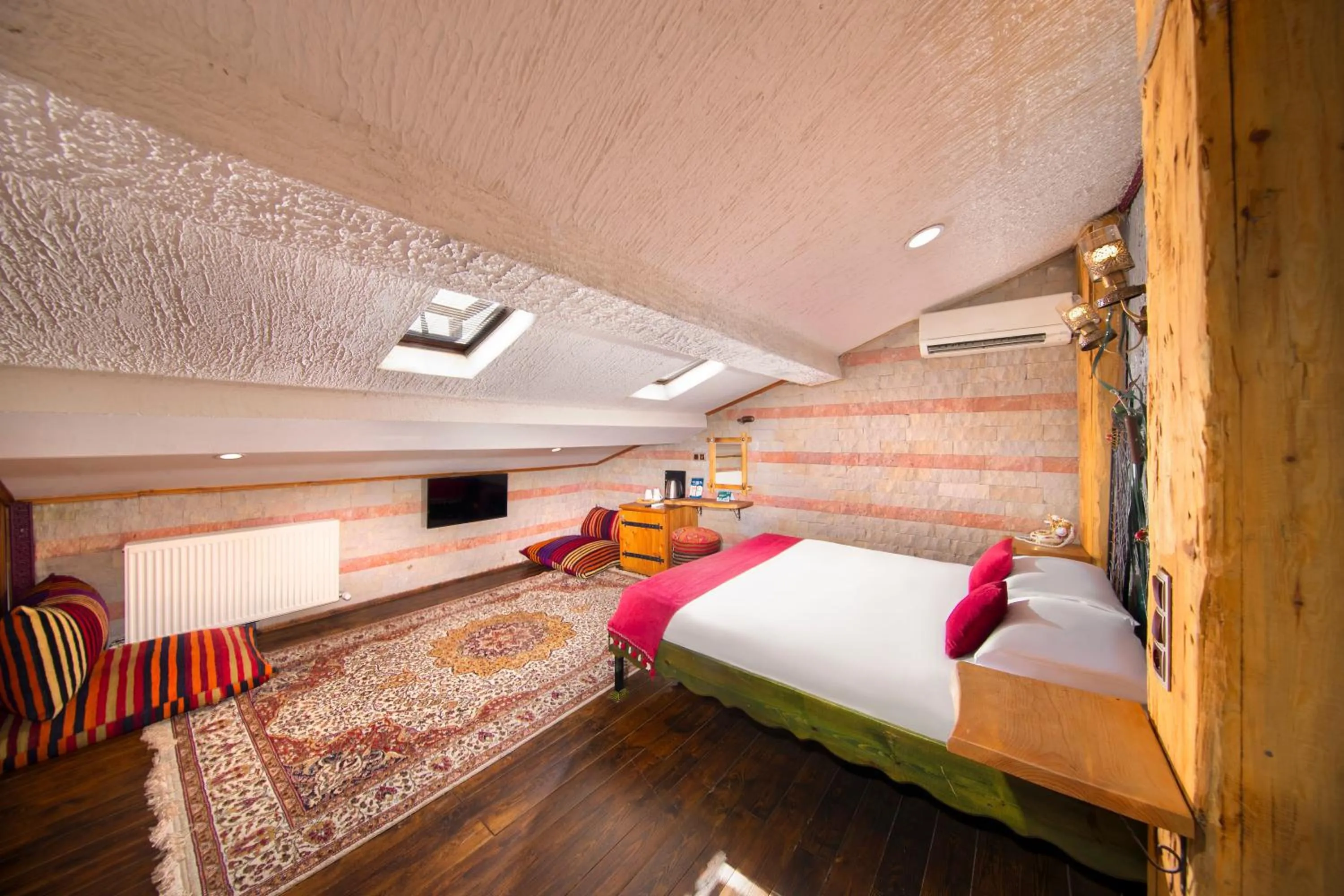 Photo of the whole room, Bed in Aja Cappadocia Cave Hotel