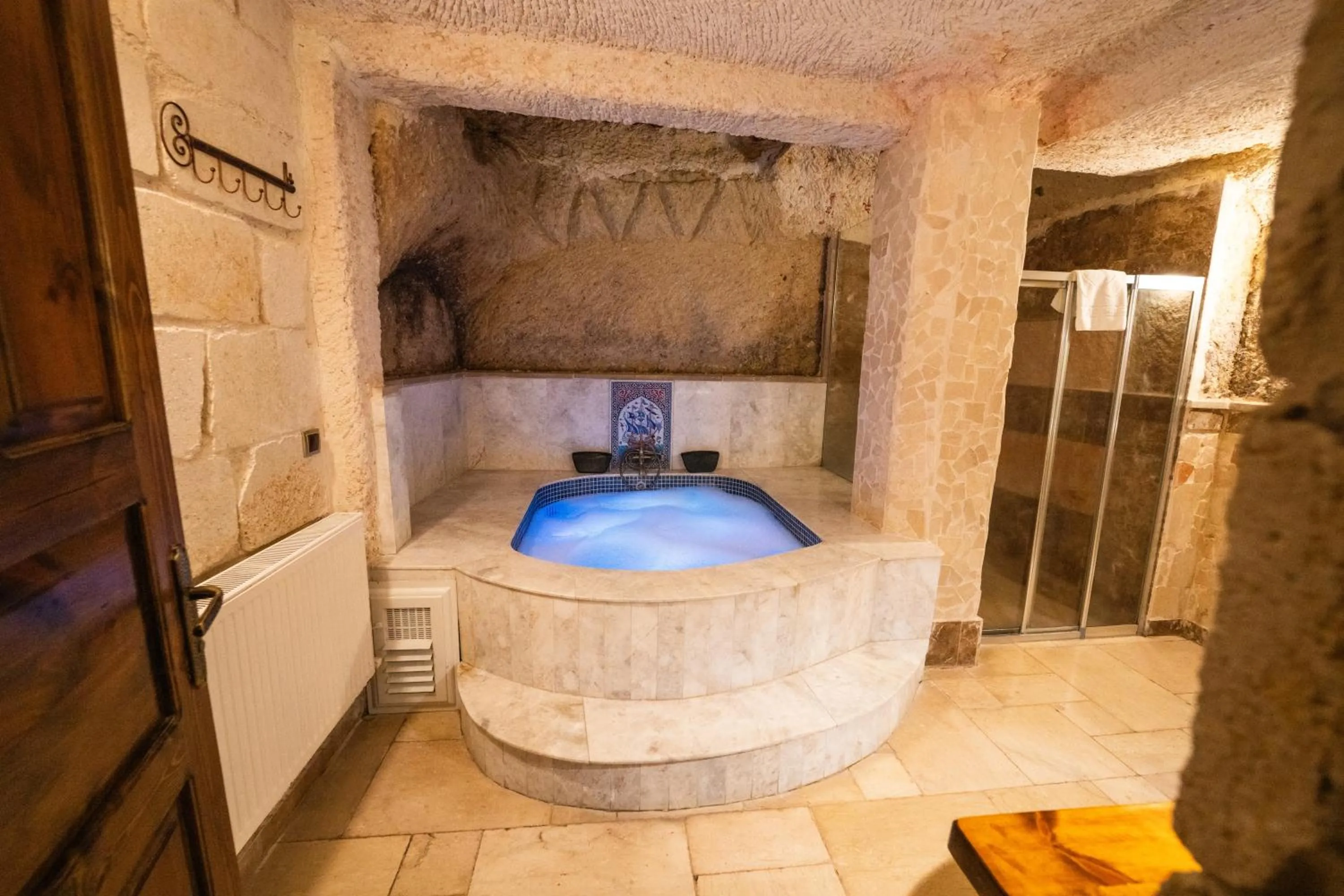 Swimming pool in Aja Cappadocia Cave Hotel