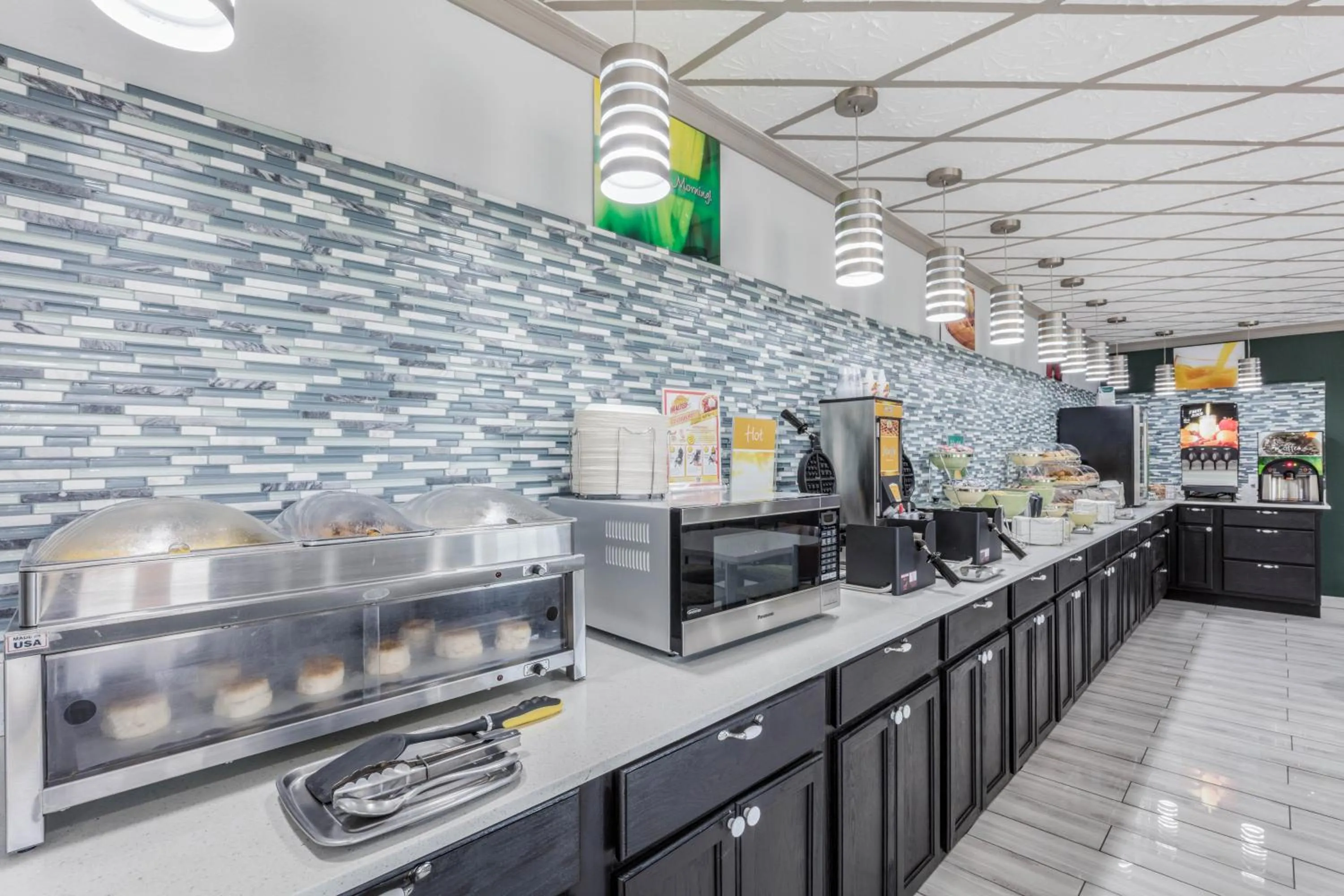 Breakfast in Quality Inn Forrest City I-40