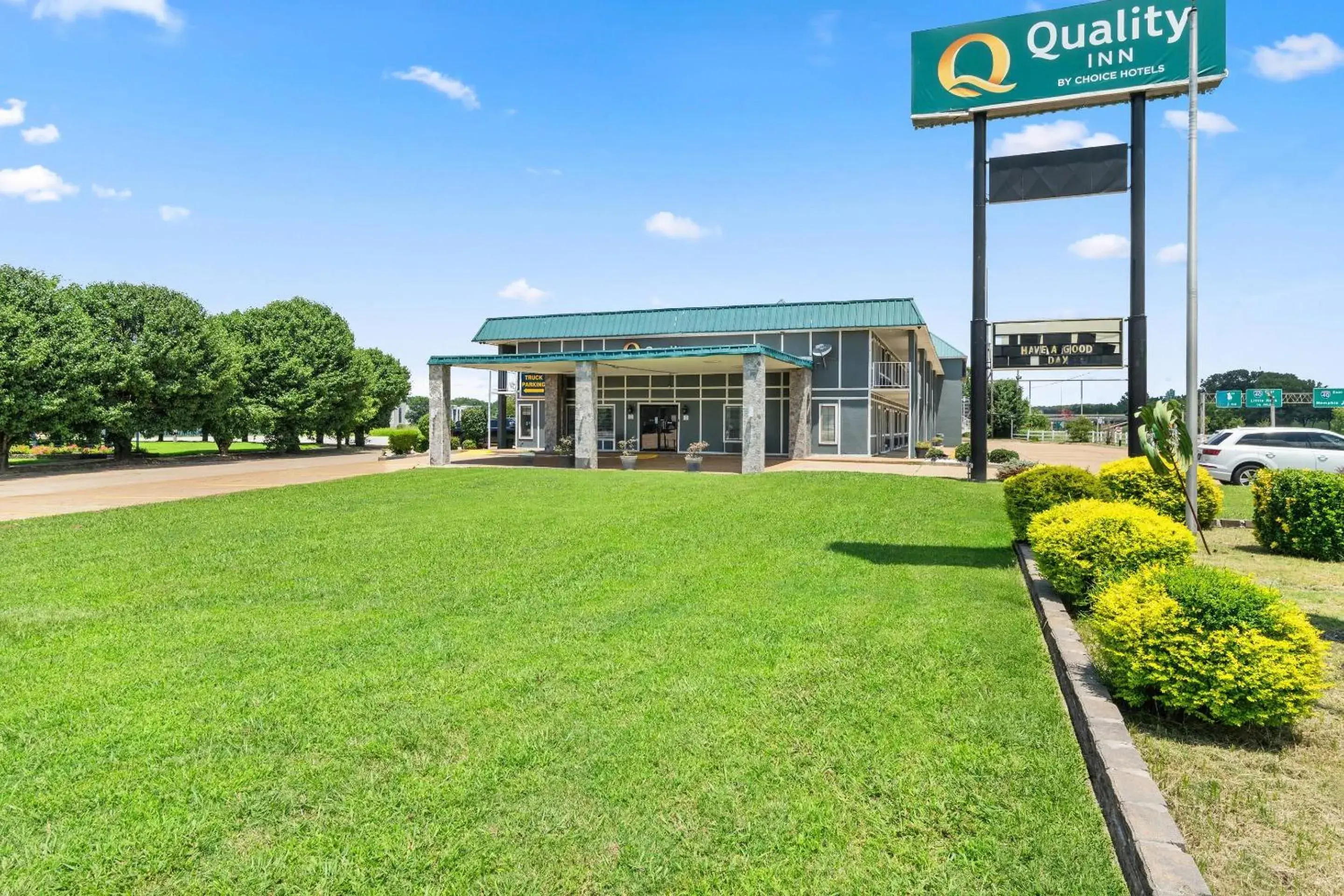 Property building in Quality Inn Forrest City I-40 Property building in Quality Inn Forrest City I-40