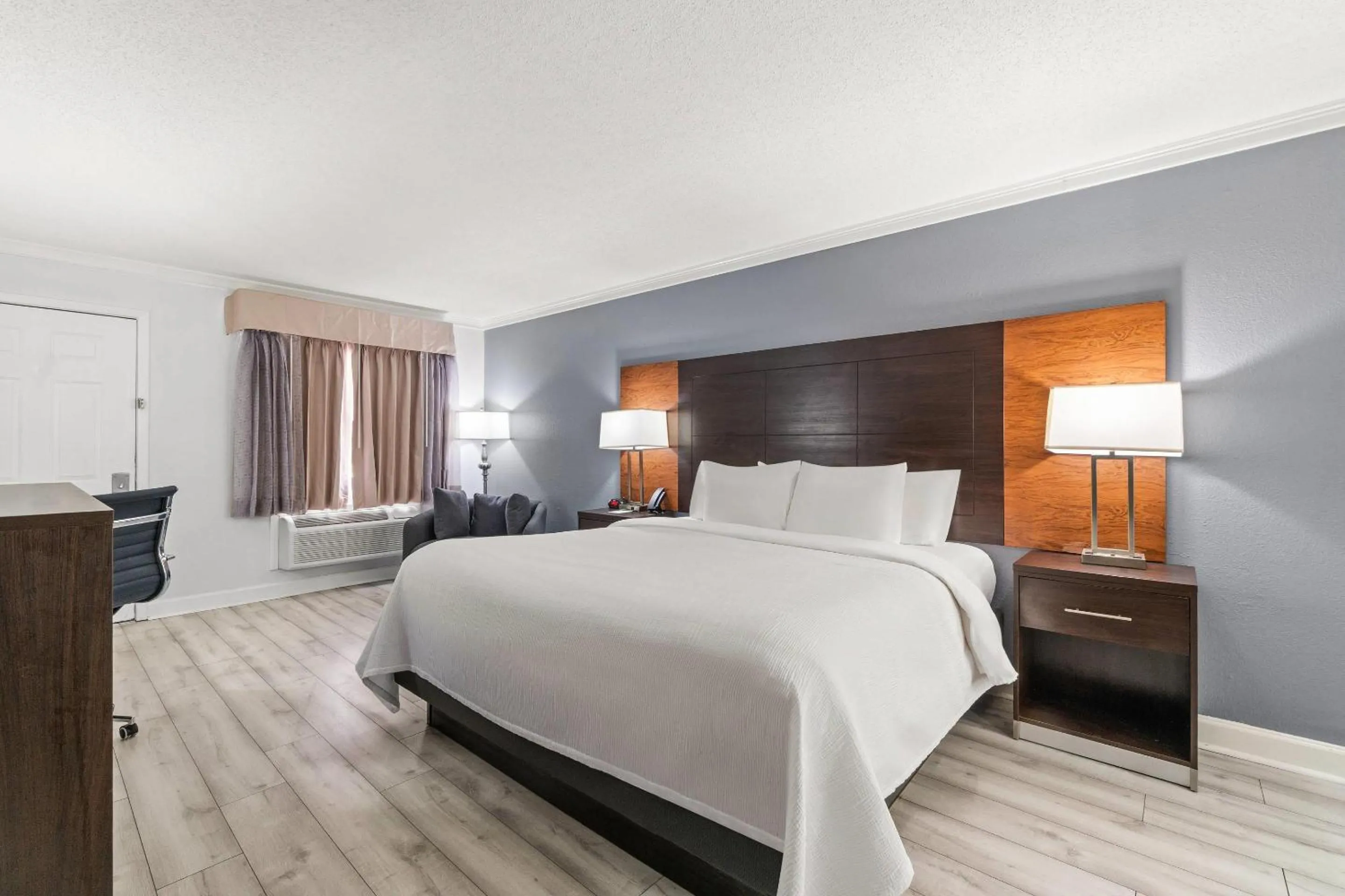 Bedroom, Bed in Quality Inn Forrest City I-40