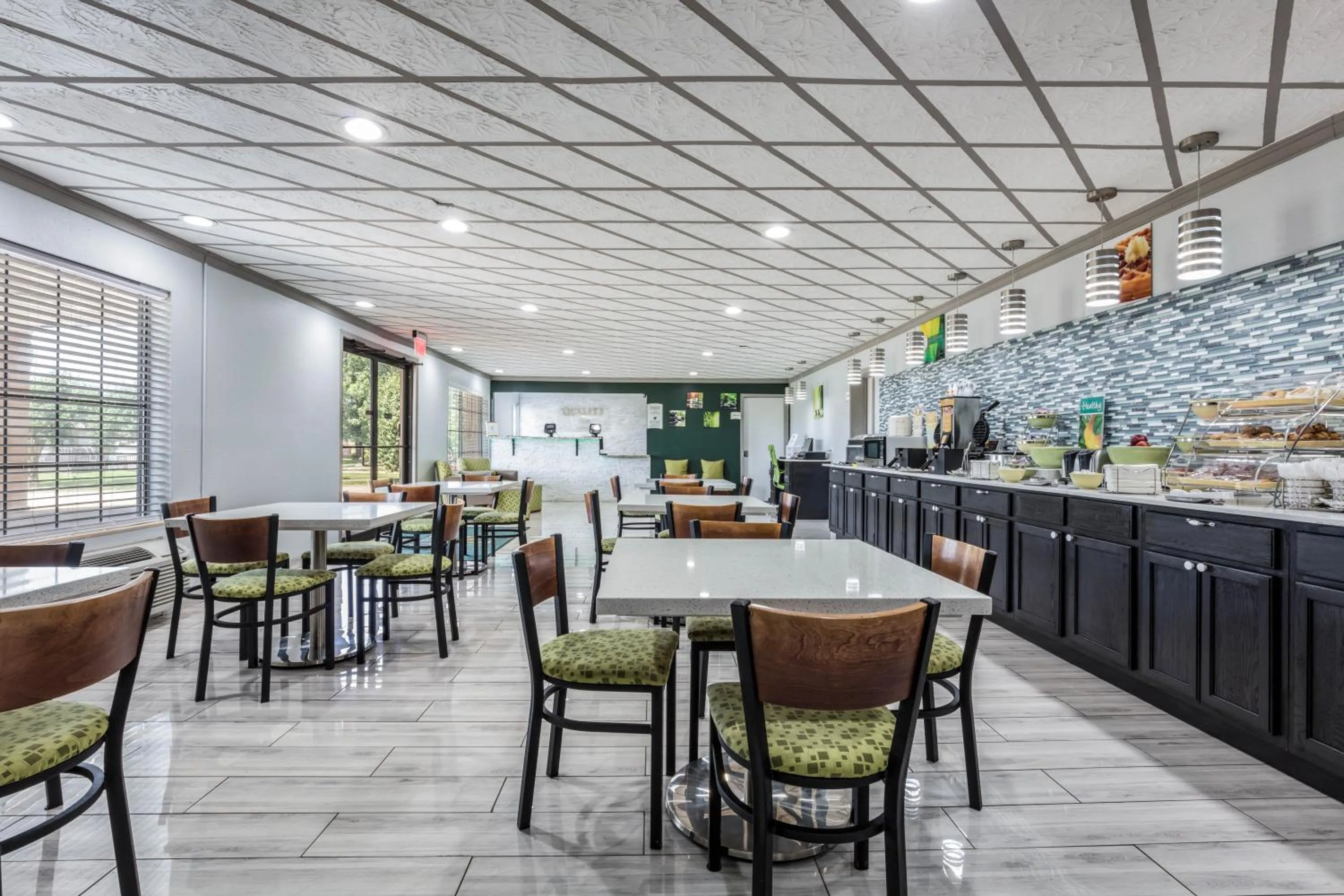 Breakfast in Quality Inn Forrest City I-40