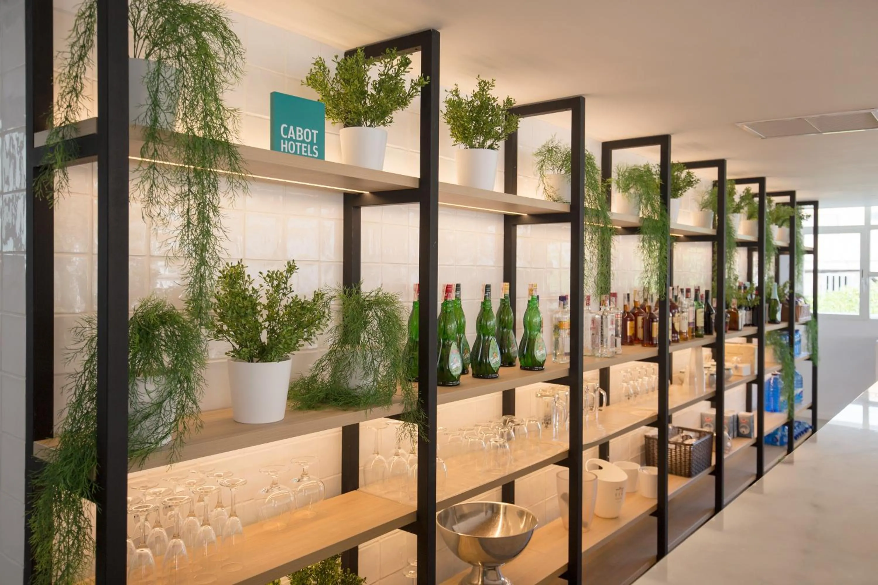 Lounge or bar in Cabot Hobby Club Apartments