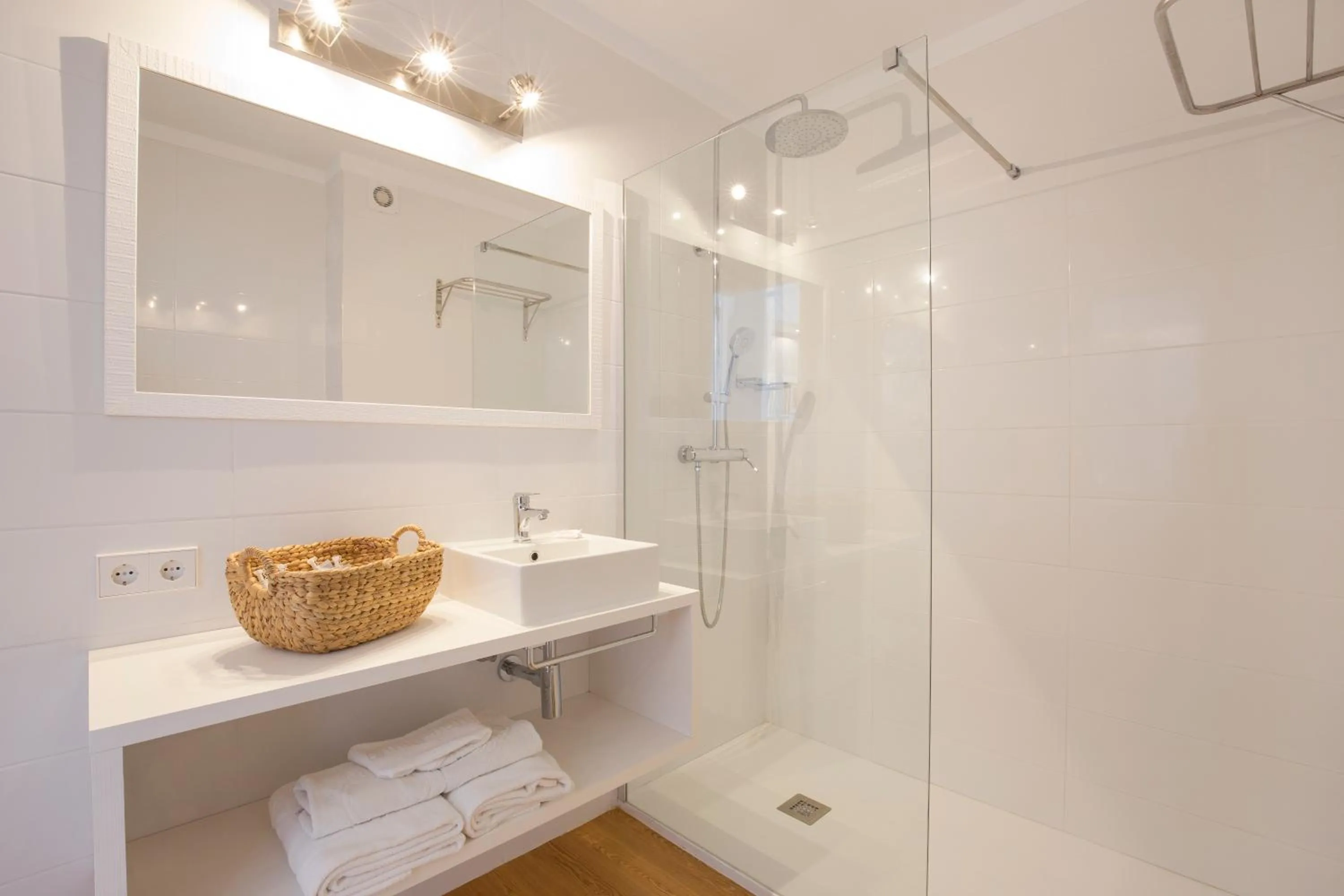 Bathroom in Cabot Hobby Club Apartments