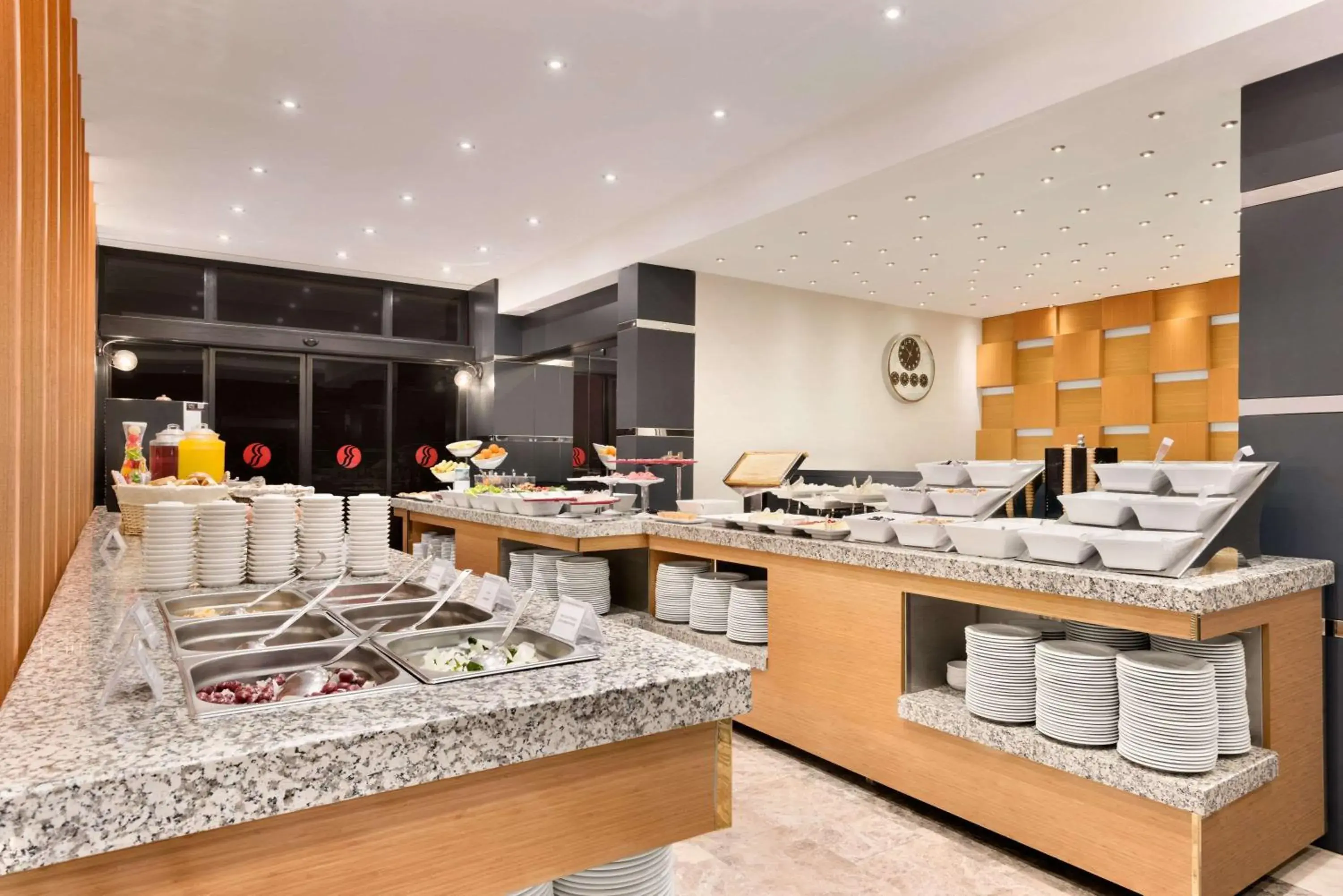 Restaurant/places to eat in Ramada By Wyndham Giresun Piraziz Restaurant/places to eat in Ramada By Wyndham Giresun Piraziz