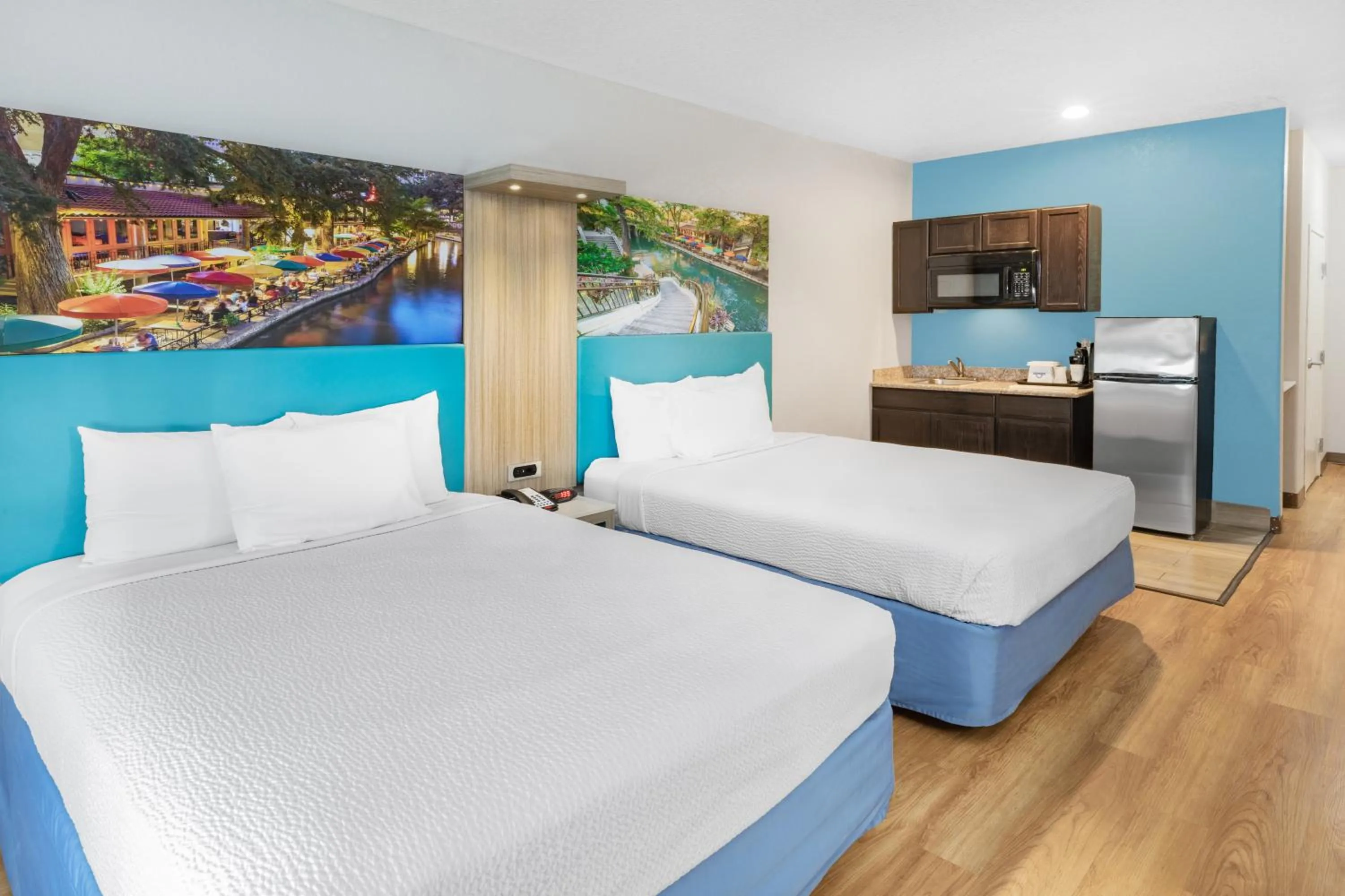 minibar, Bed in Days Inn & Suites by Wyndham San Antonio near Frost Bank Center