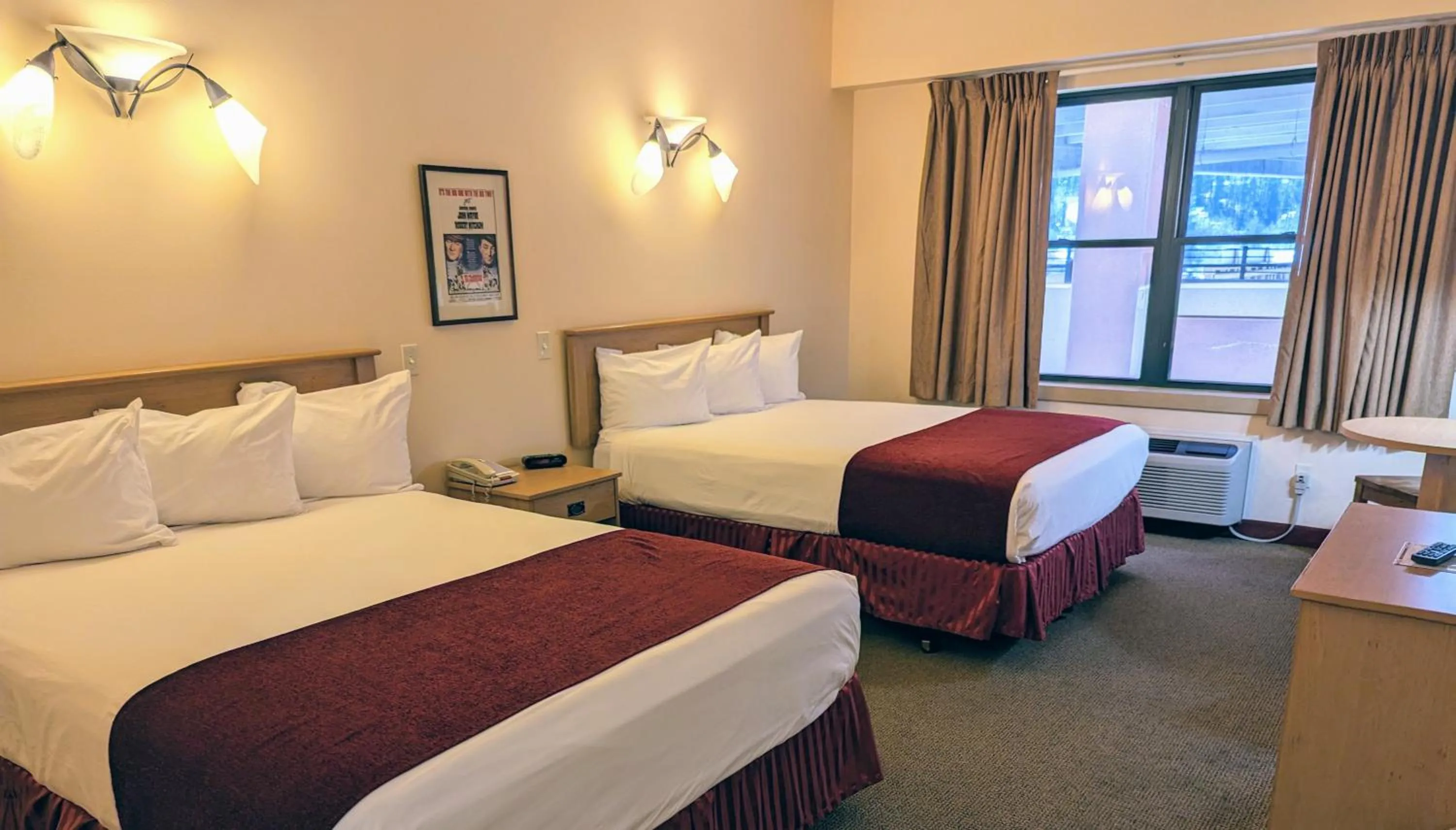 Bedroom, Bed in Travelodge by Wyndham Deadwood