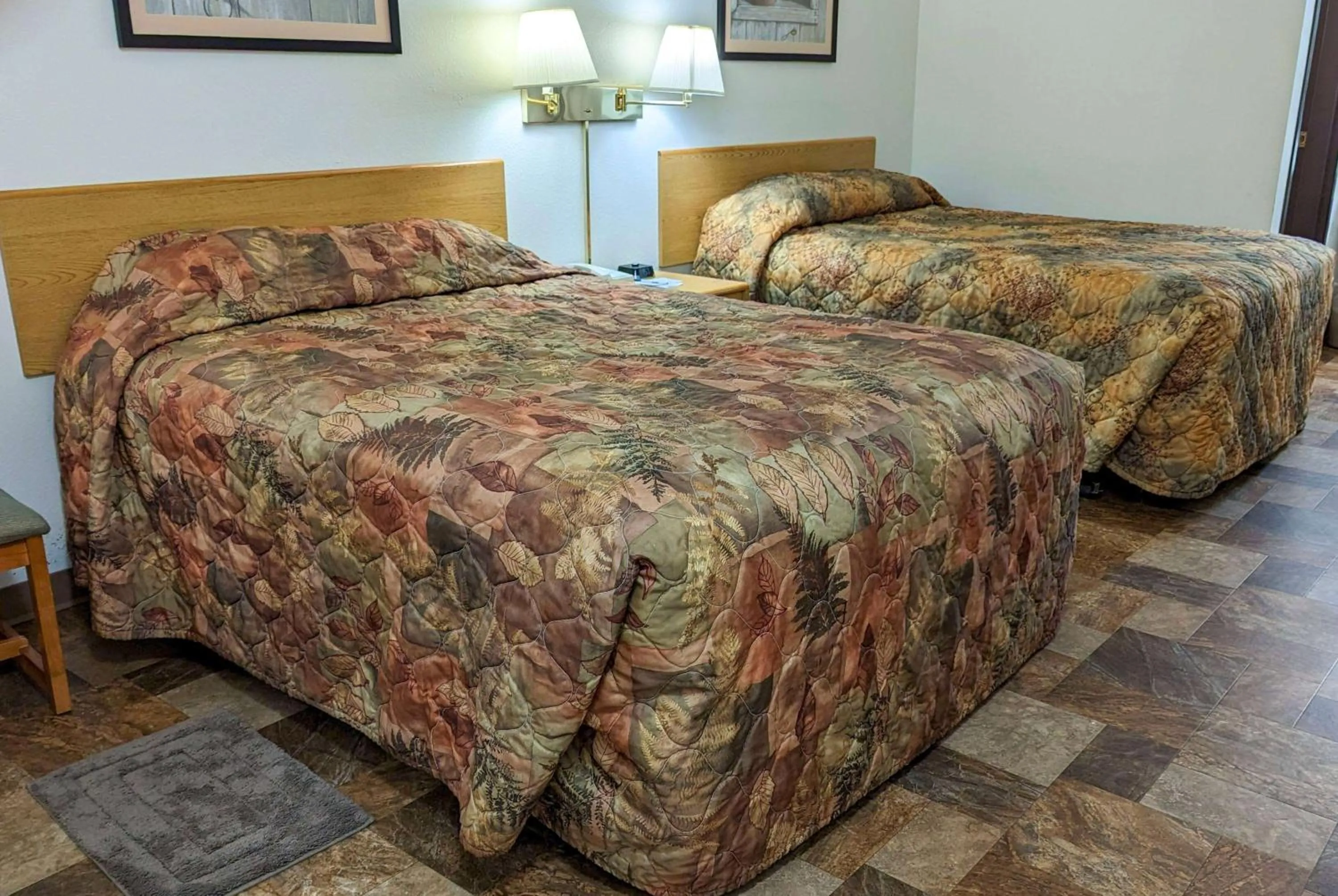 Photo of the whole room, Bed in Travelodge by Wyndham Deadwood