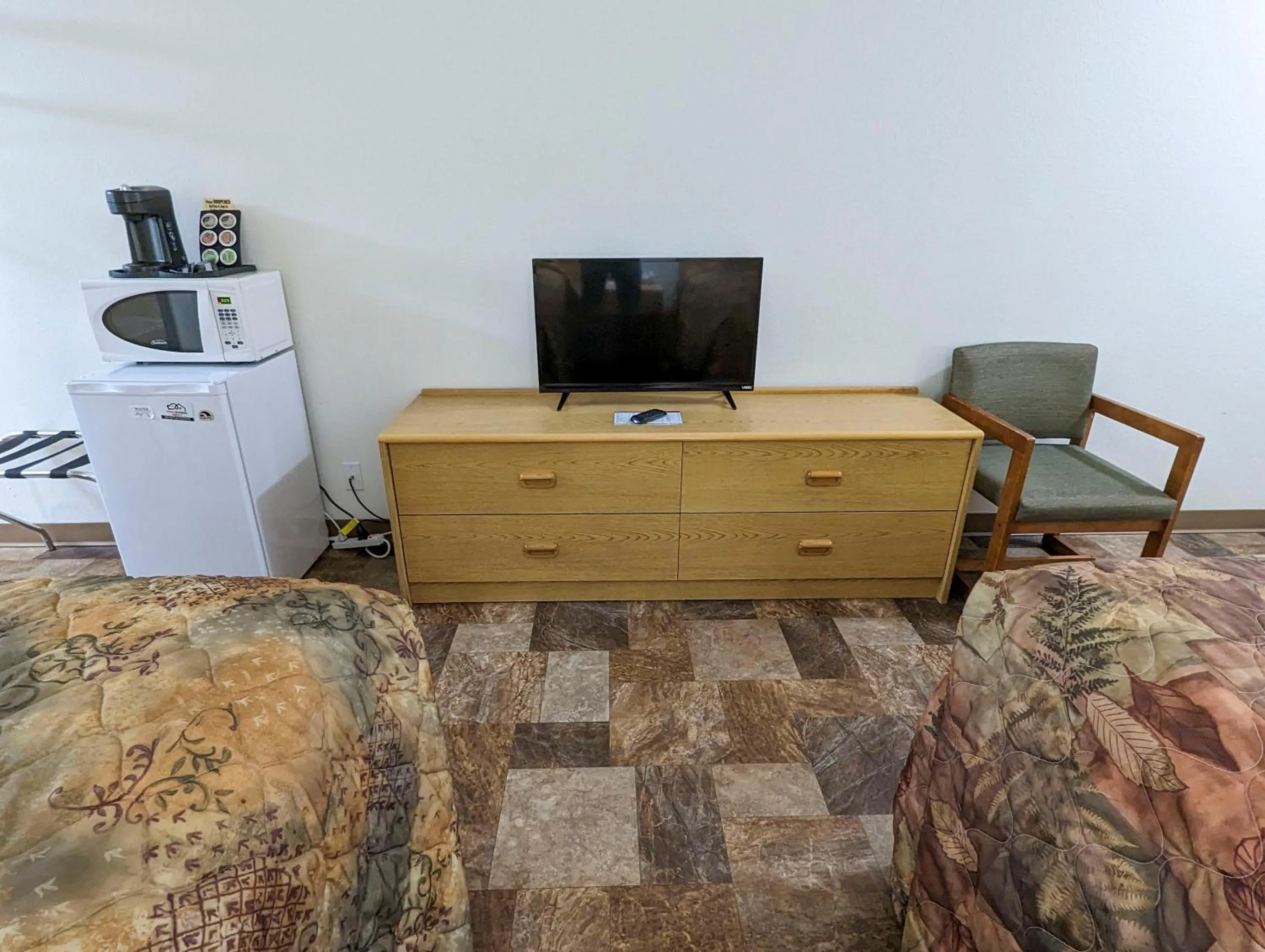 Bedroom in Travelodge by Wyndham Deadwood